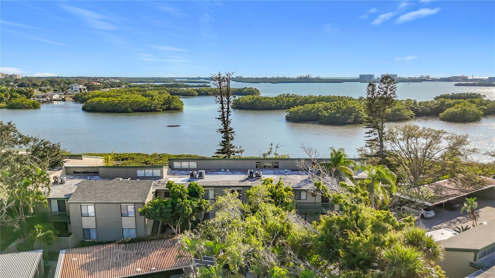 Image 3 of 60 For 1510 Pelican Point Drive Ba269