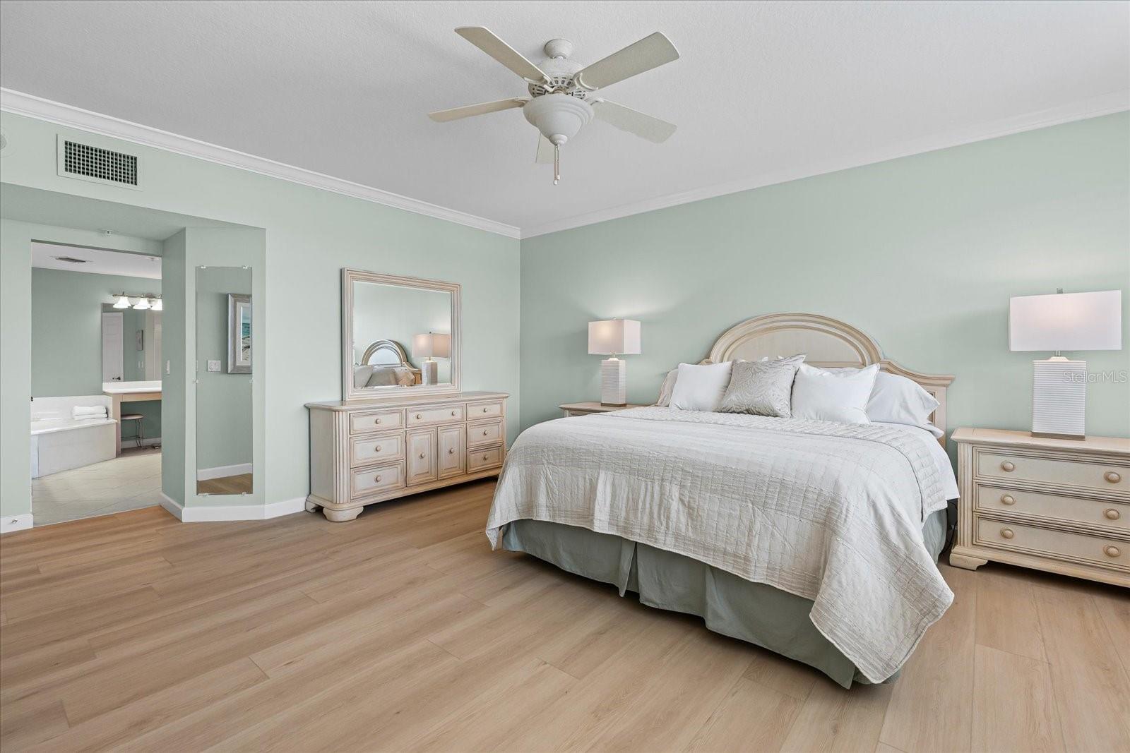 Image 30 of 51 For 1260 Dolphin Bay Way 404