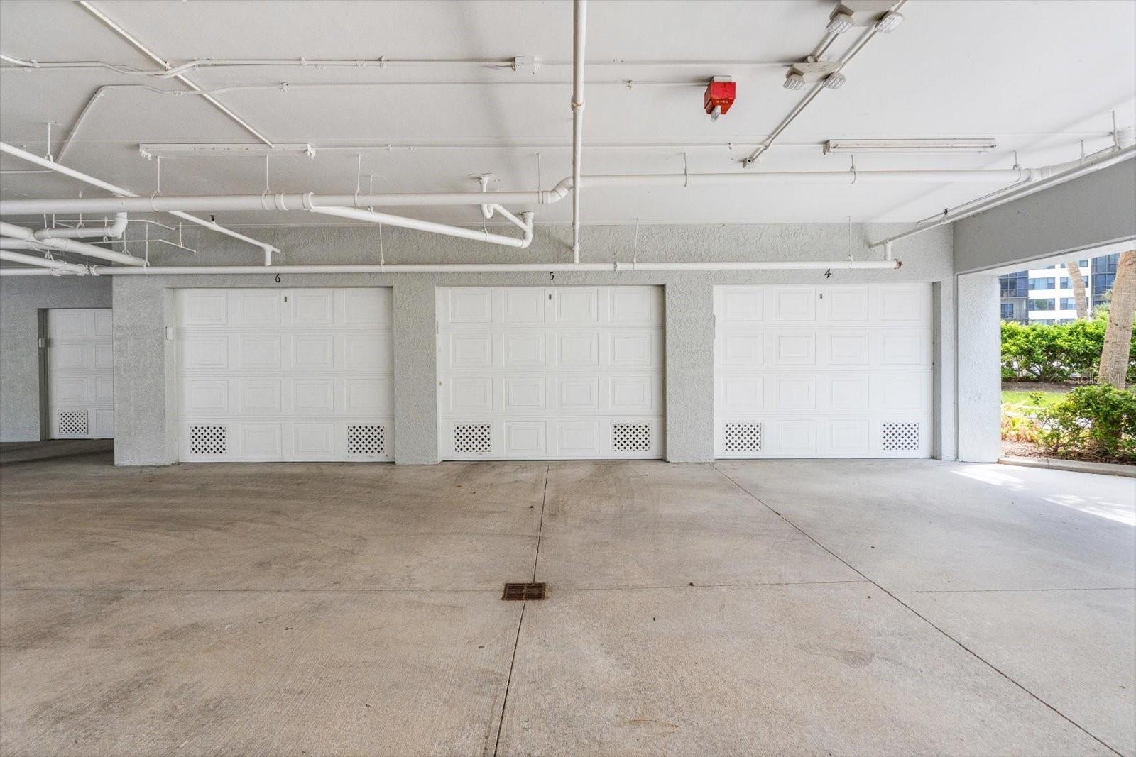 Image 37 of 51 For 1260 Dolphin Bay Way 404