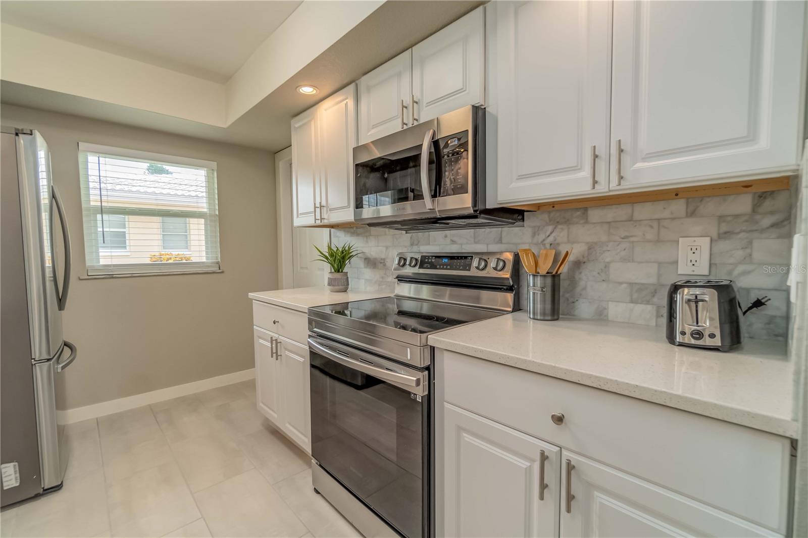 Image 12 of 30 For 33 Caddy Road