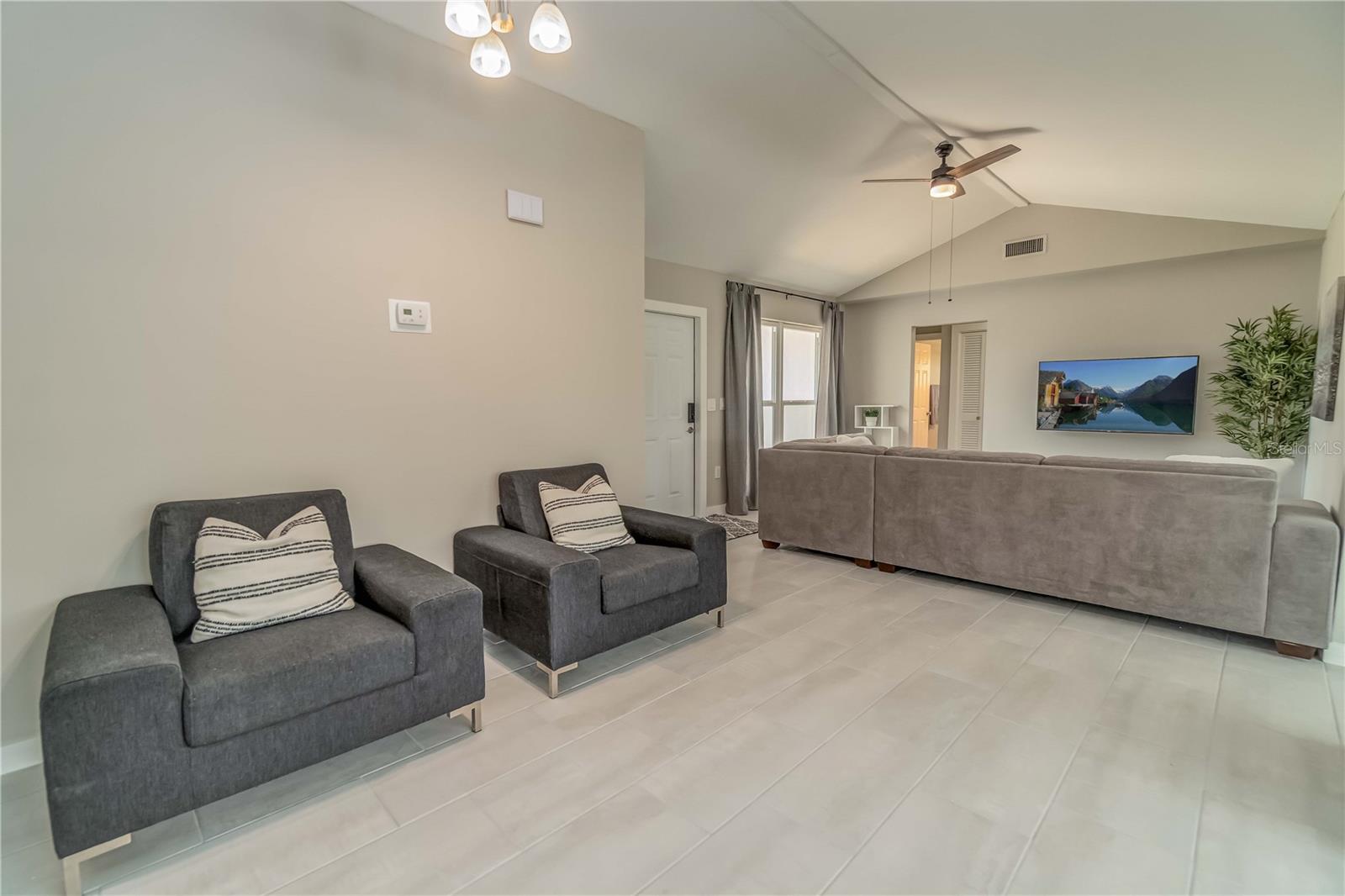 Image 7 of 30 For 33 Caddy Road