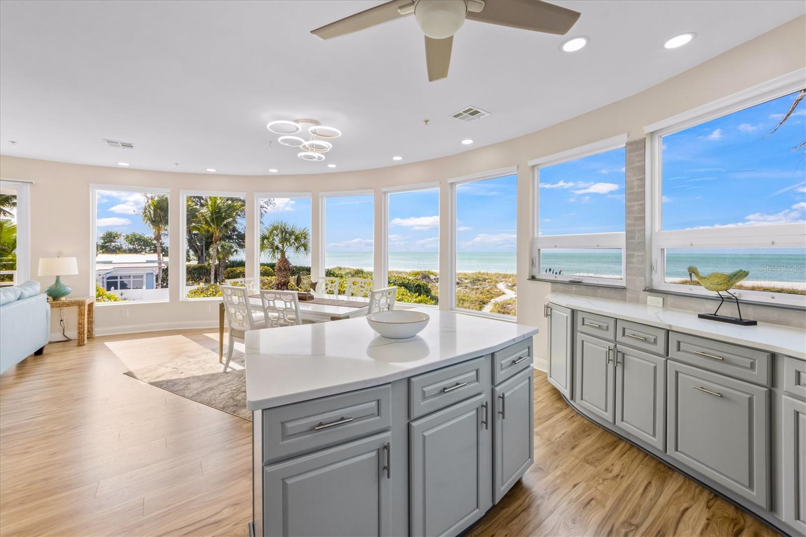 Image 14 of 39 For 3708 Gulf Drive 1