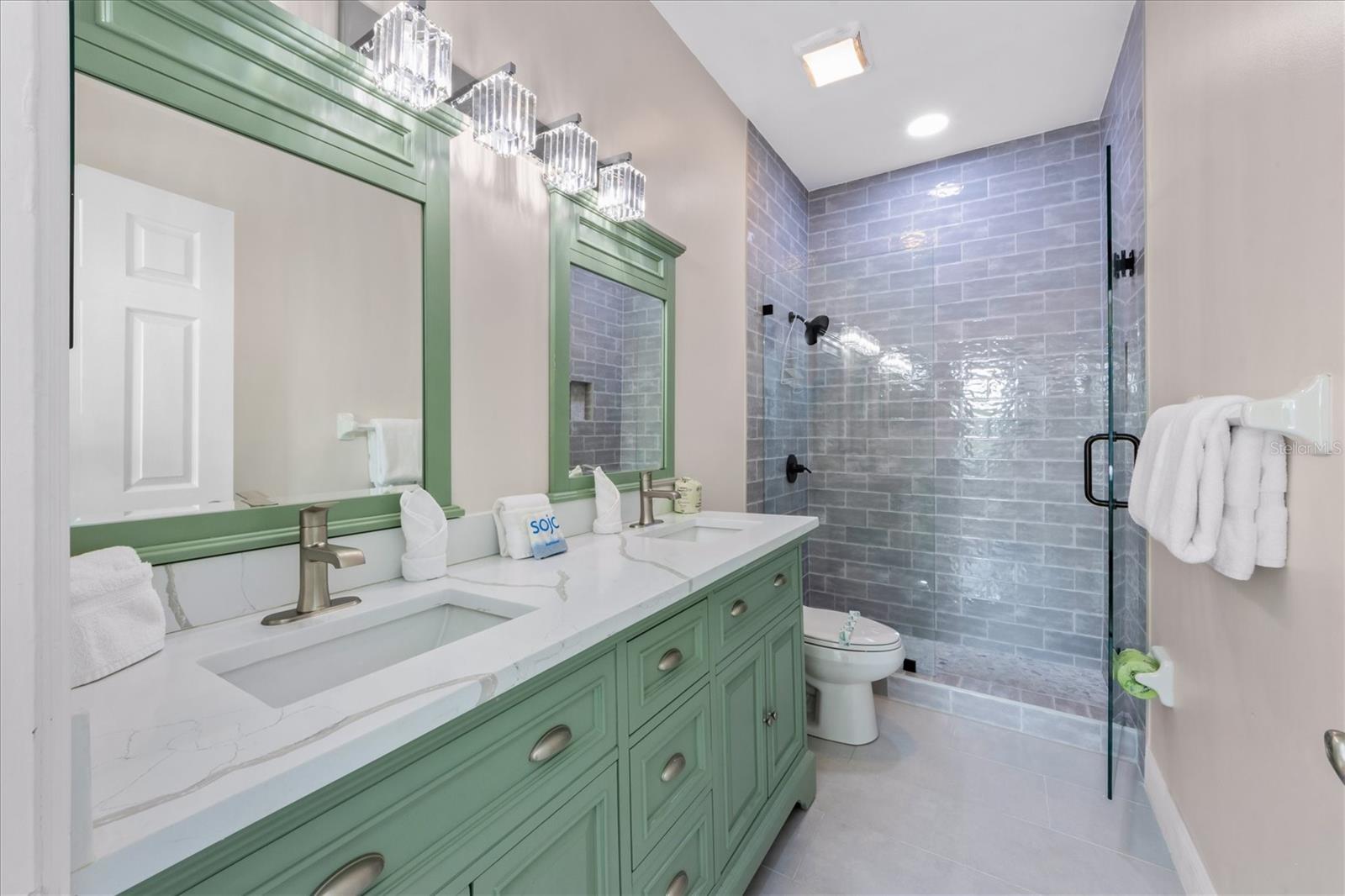 Image 28 of 39 For 3708 Gulf Drive 1