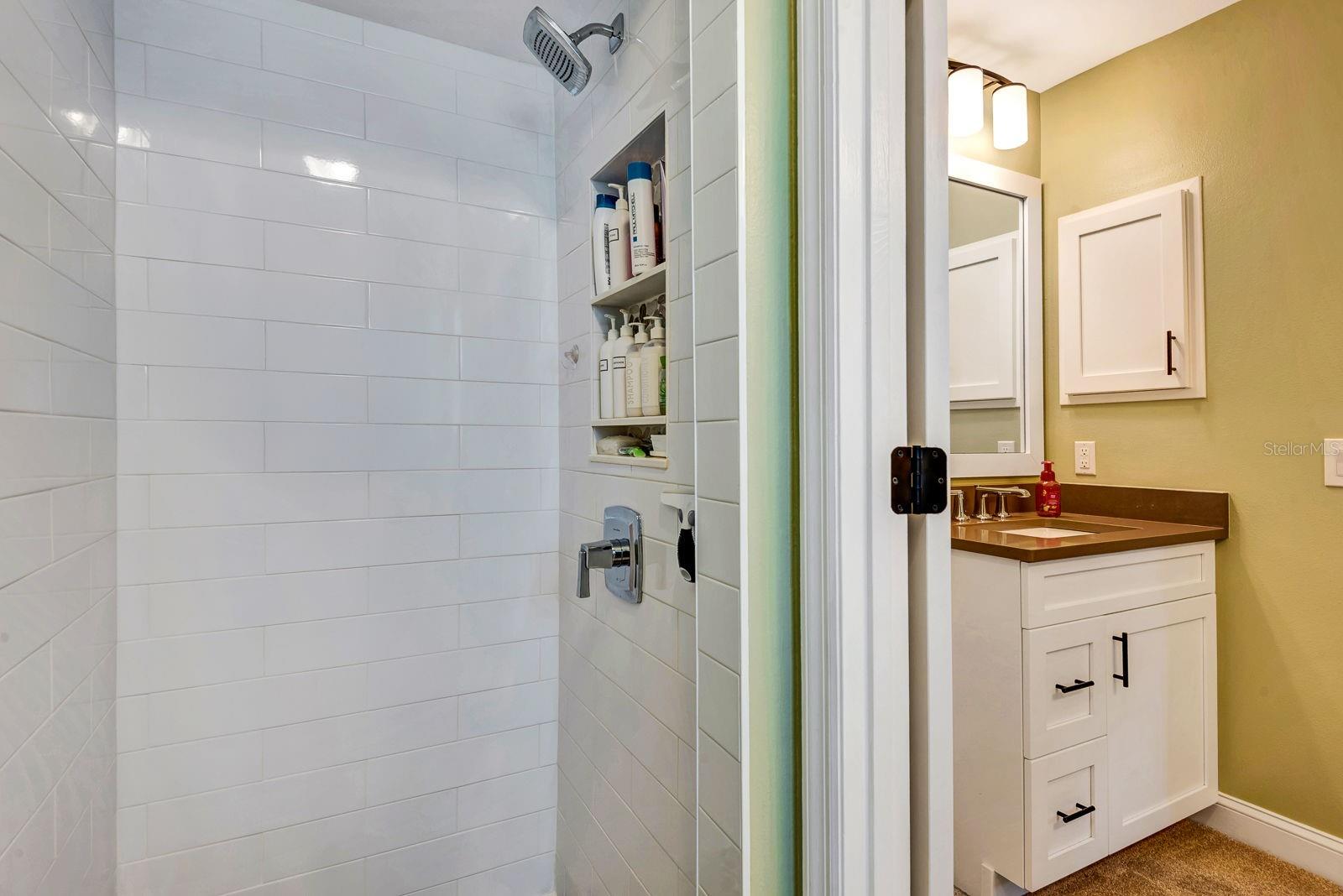 Image 23 of 44 For 5302 19th Avenue W