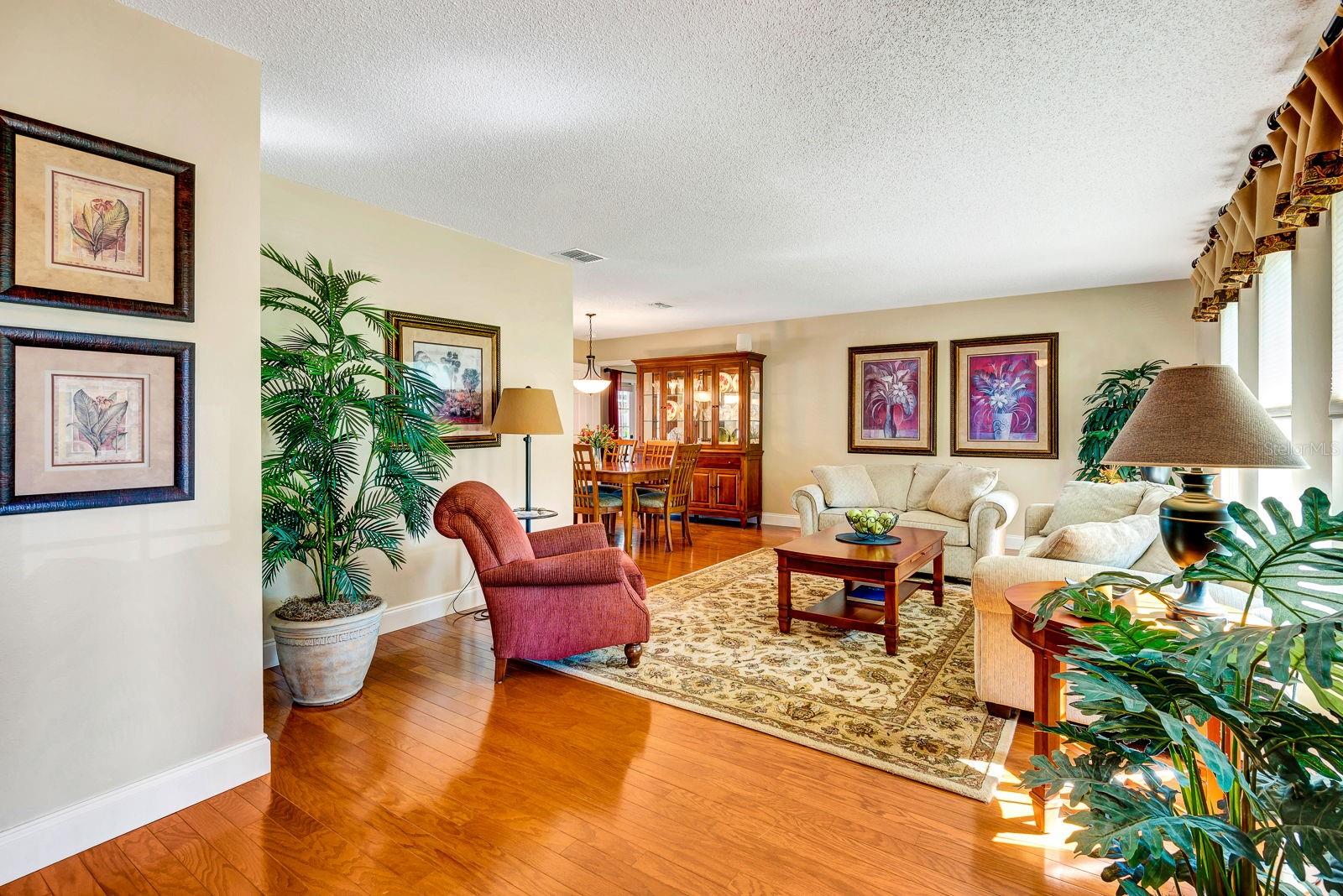 Image 8 of 44 For 5302 19th Avenue W