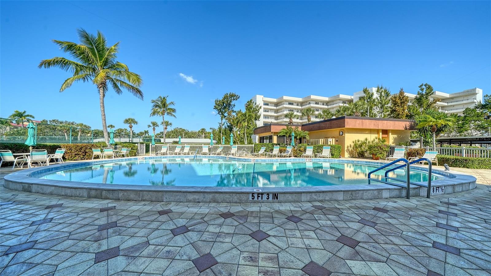 Image 11 of 98 For 8779 Midnight Pass Road 502h