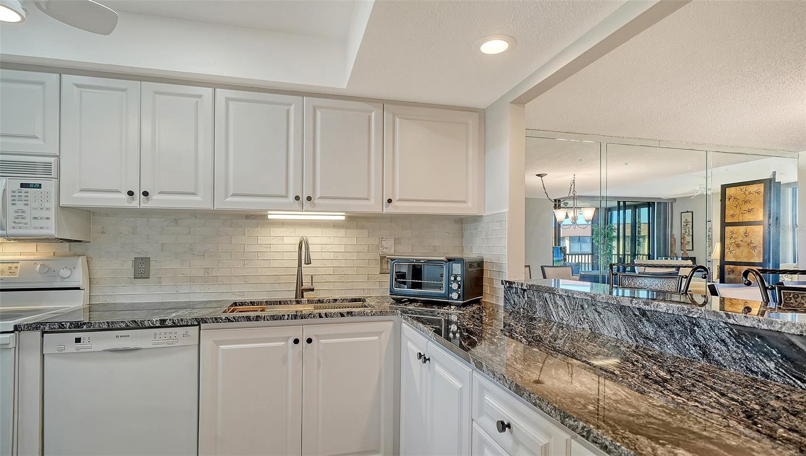 Image 20 of 98 For 8779 Midnight Pass Road 502h