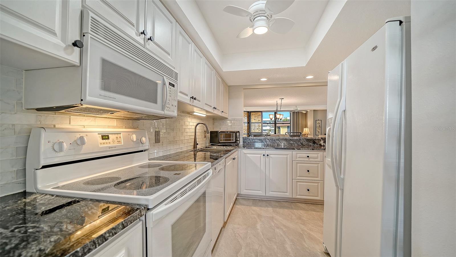 Image 23 of 98 For 8779 Midnight Pass Road 502h