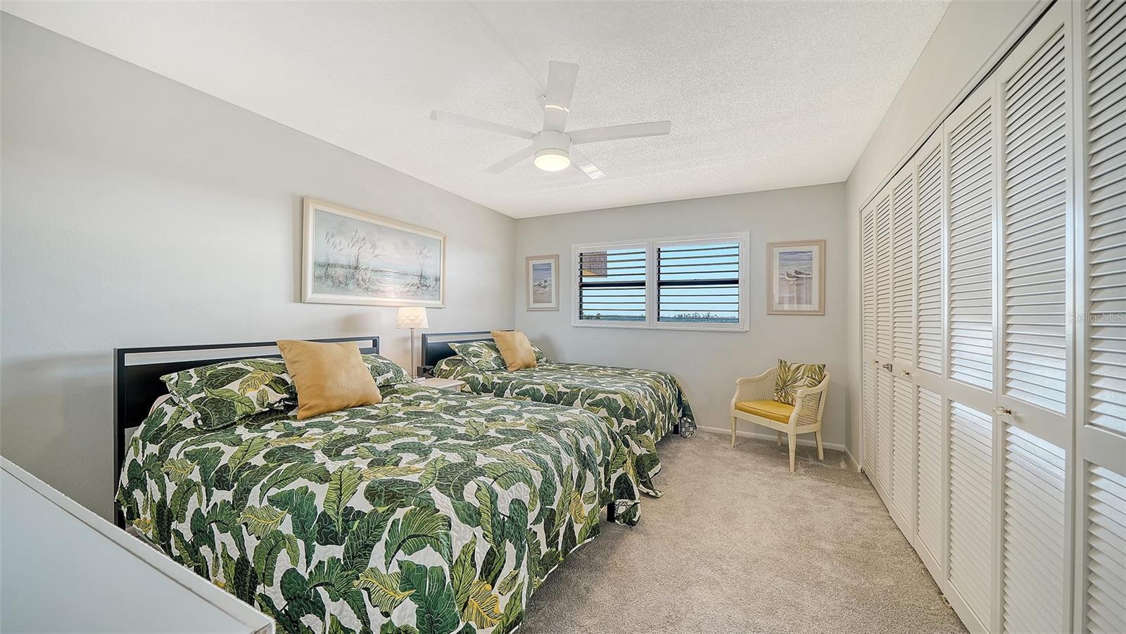 Image 31 of 98 For 8779 Midnight Pass Road 502h