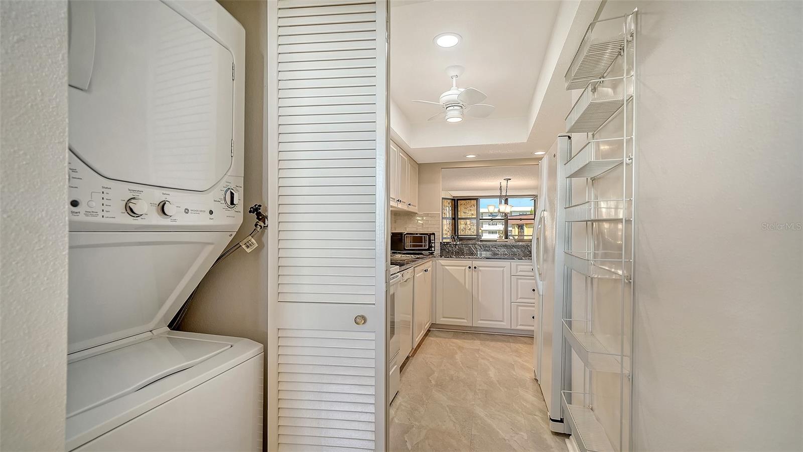 Image 35 of 98 For 8779 Midnight Pass Road 502h