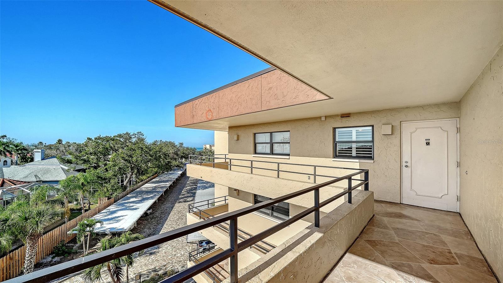 Image 39 of 98 For 8779 Midnight Pass Road 502h