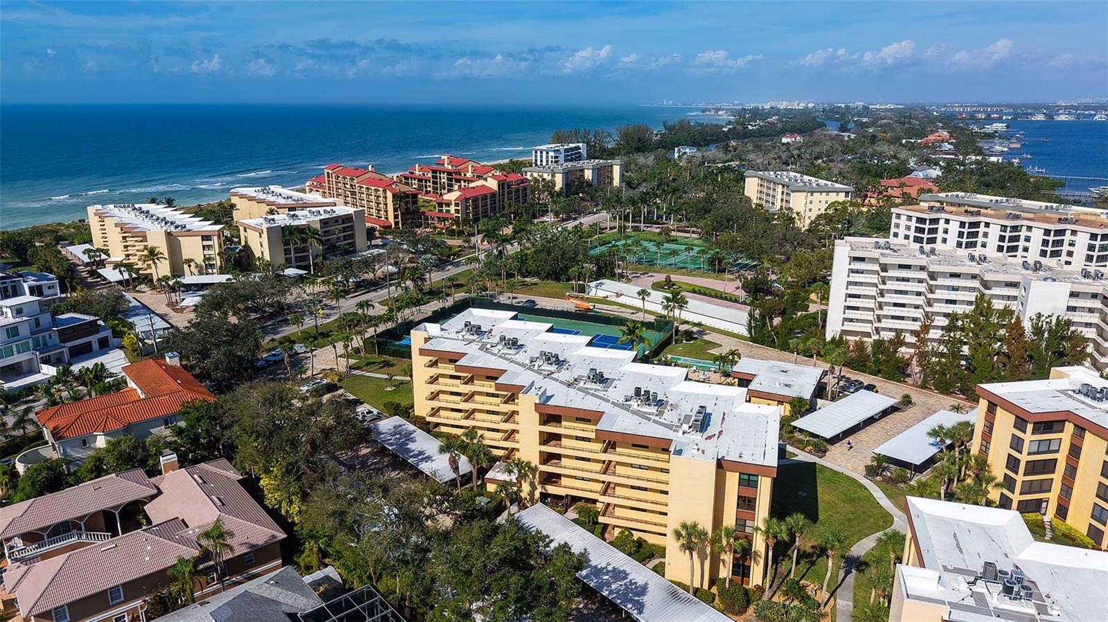 Image 49 of 98 For 8779 Midnight Pass Road 502h