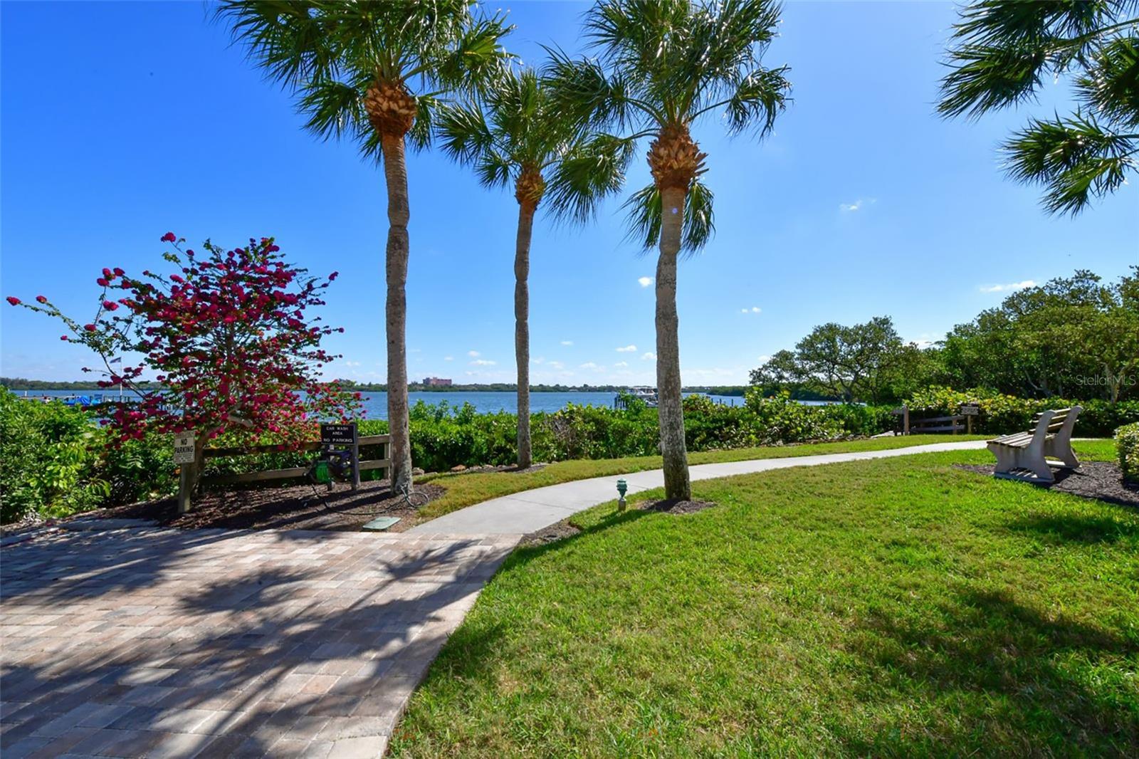 Image 55 of 98 For 8779 Midnight Pass Road 502h