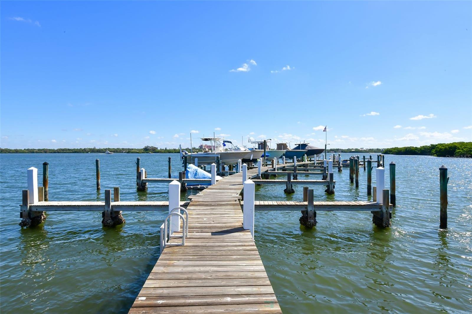 Image 62 of 98 For 8779 Midnight Pass Road 502h