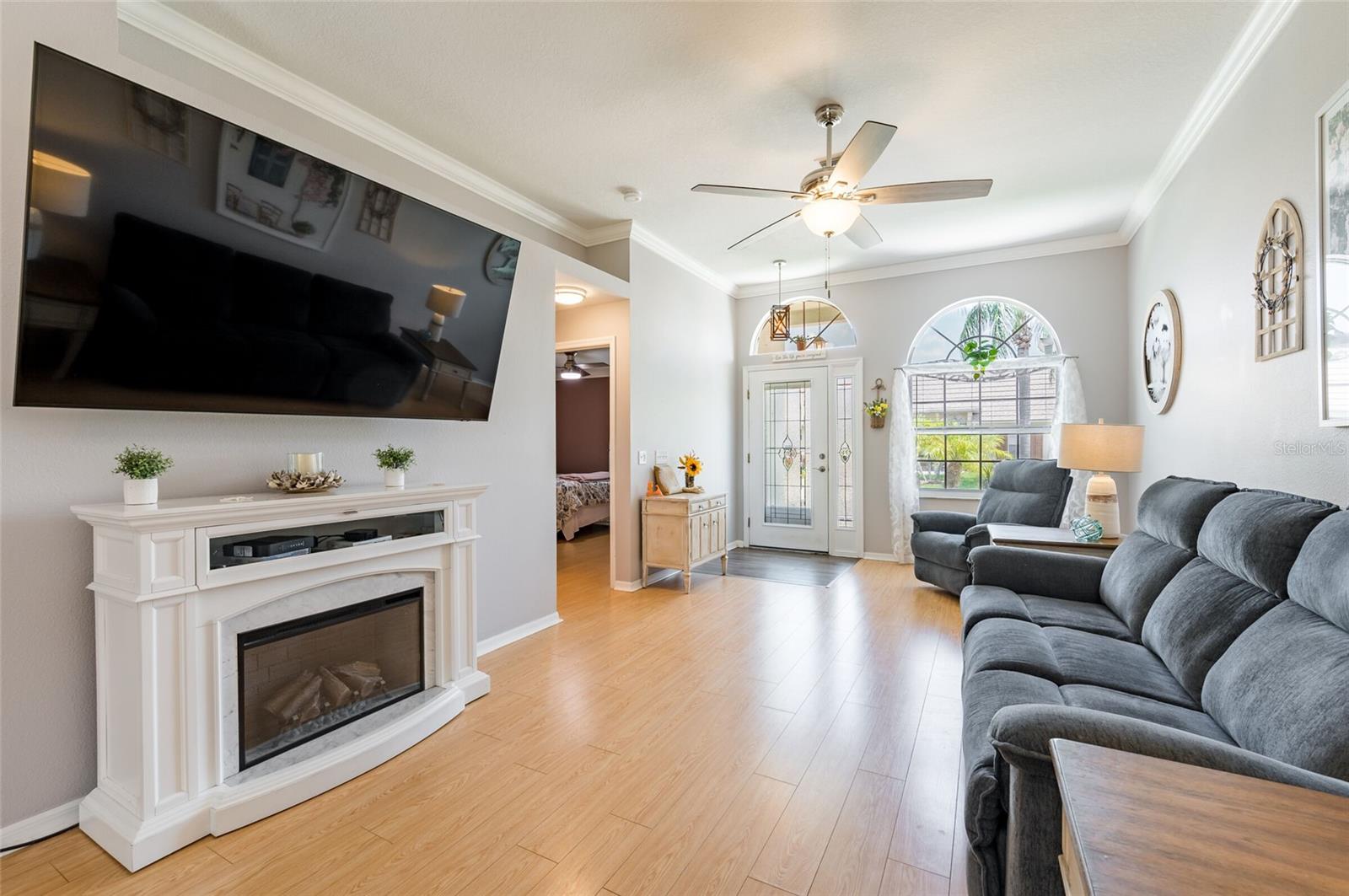 Image 5 of 37 For 9238 Estrella Court