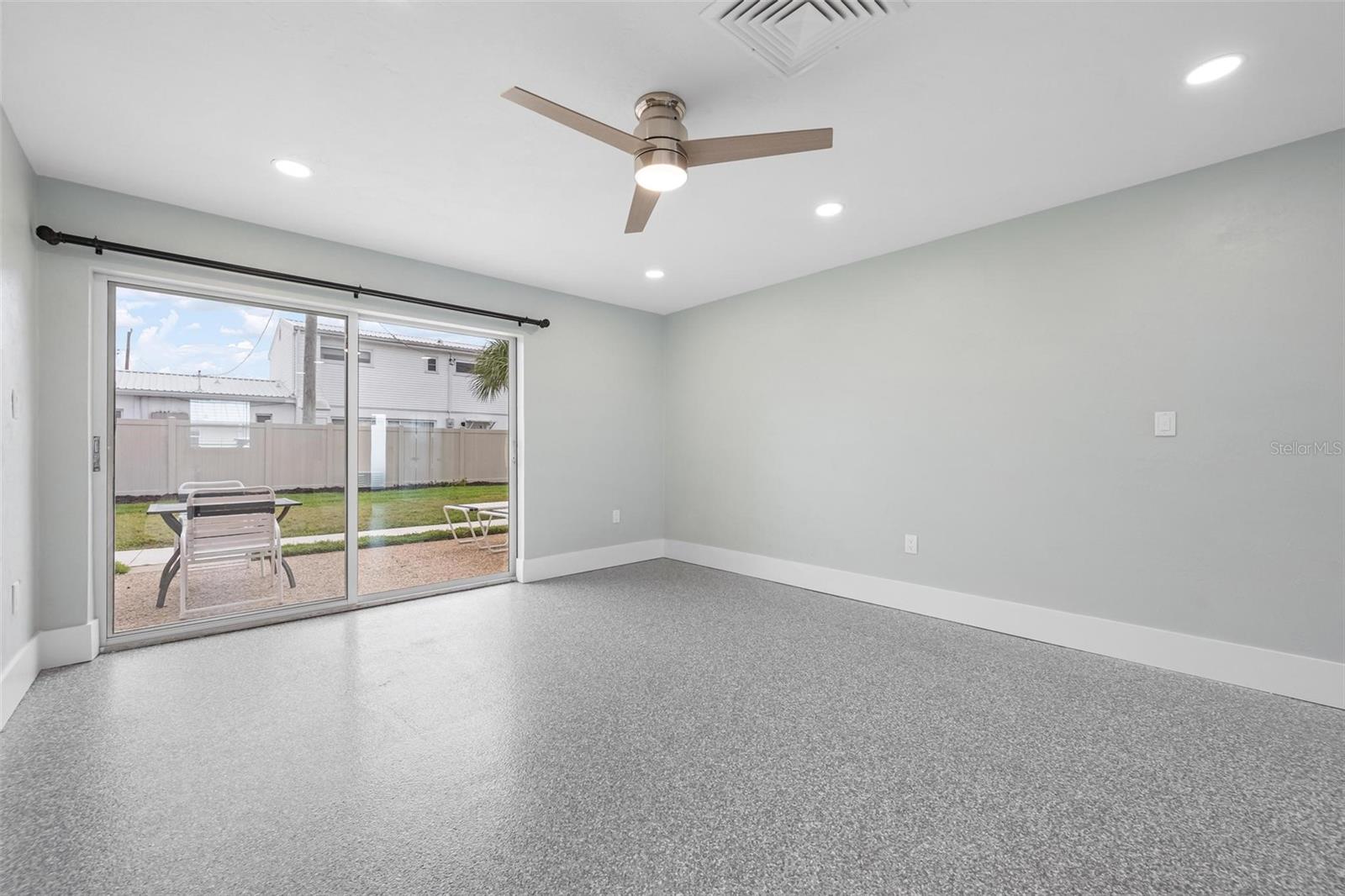 Image 12 of 89 For 5830 Midnight Pass Road 94