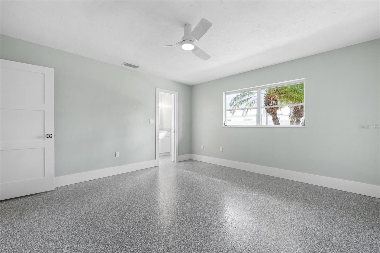 Image 13 of 89 For 5830 Midnight Pass Road 94