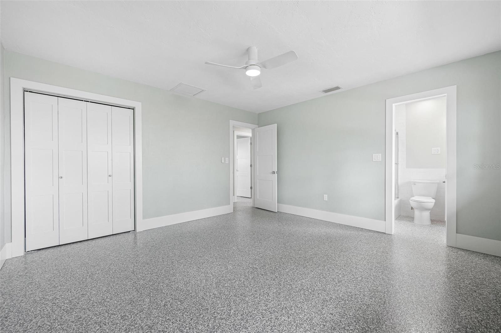 Image 14 of 89 For 5830 Midnight Pass Road 94