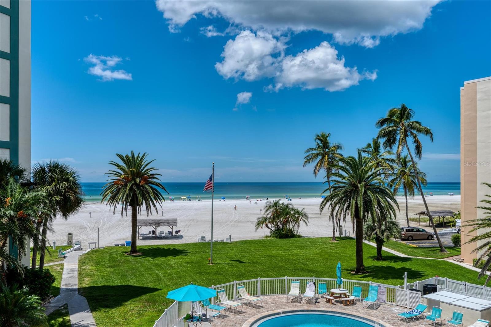 Image 21 of 89 For 5830 Midnight Pass Road 94