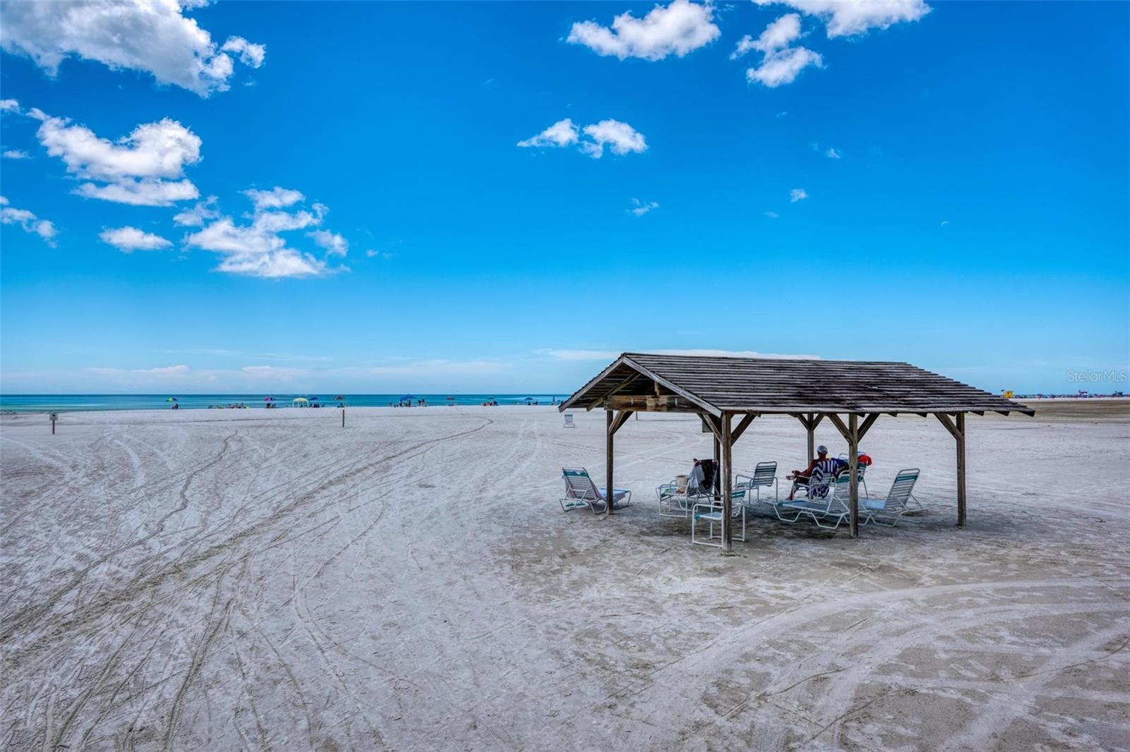 Image 23 of 89 For 5830 Midnight Pass Road 94