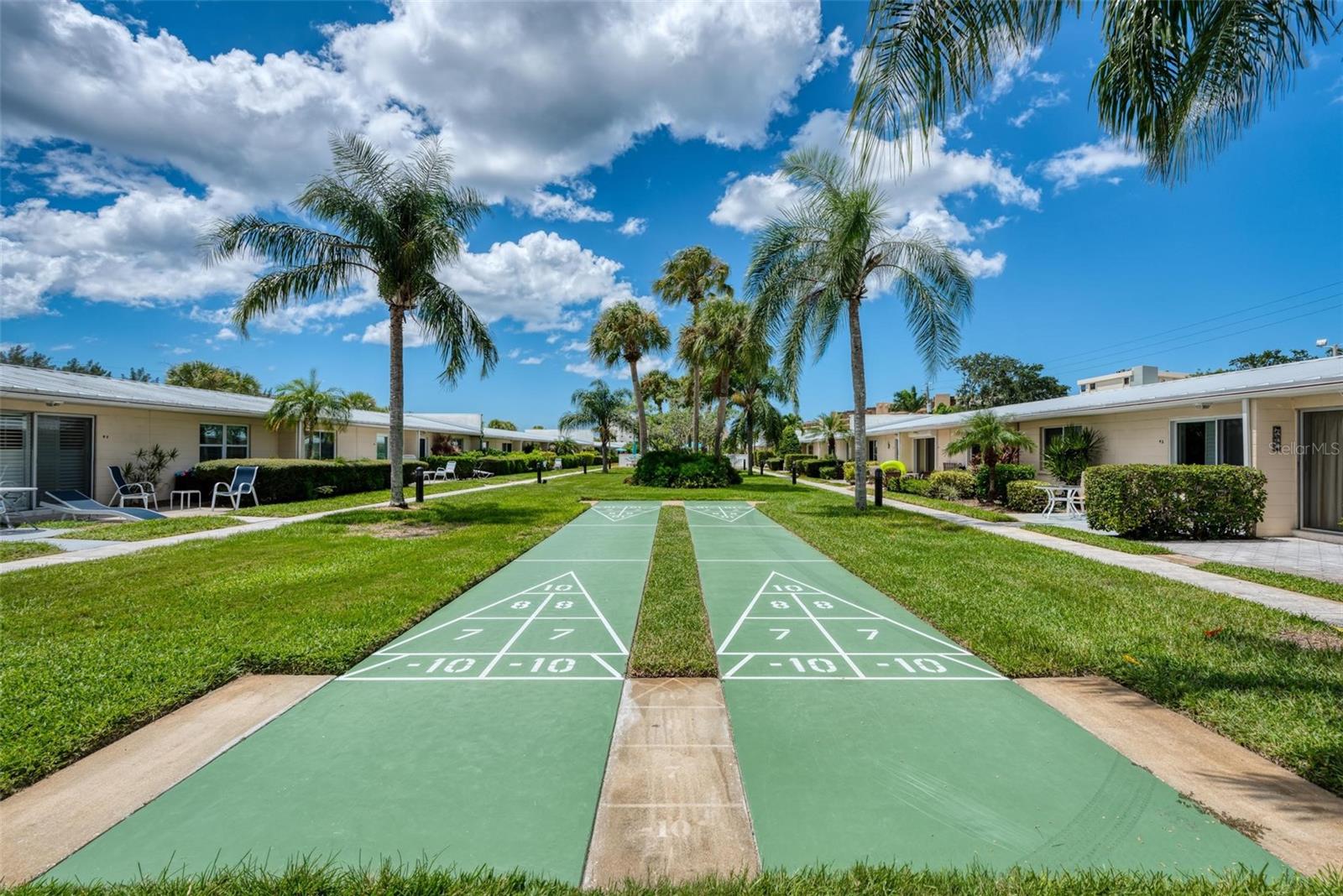 Image 24 of 89 For 5830 Midnight Pass Road 94