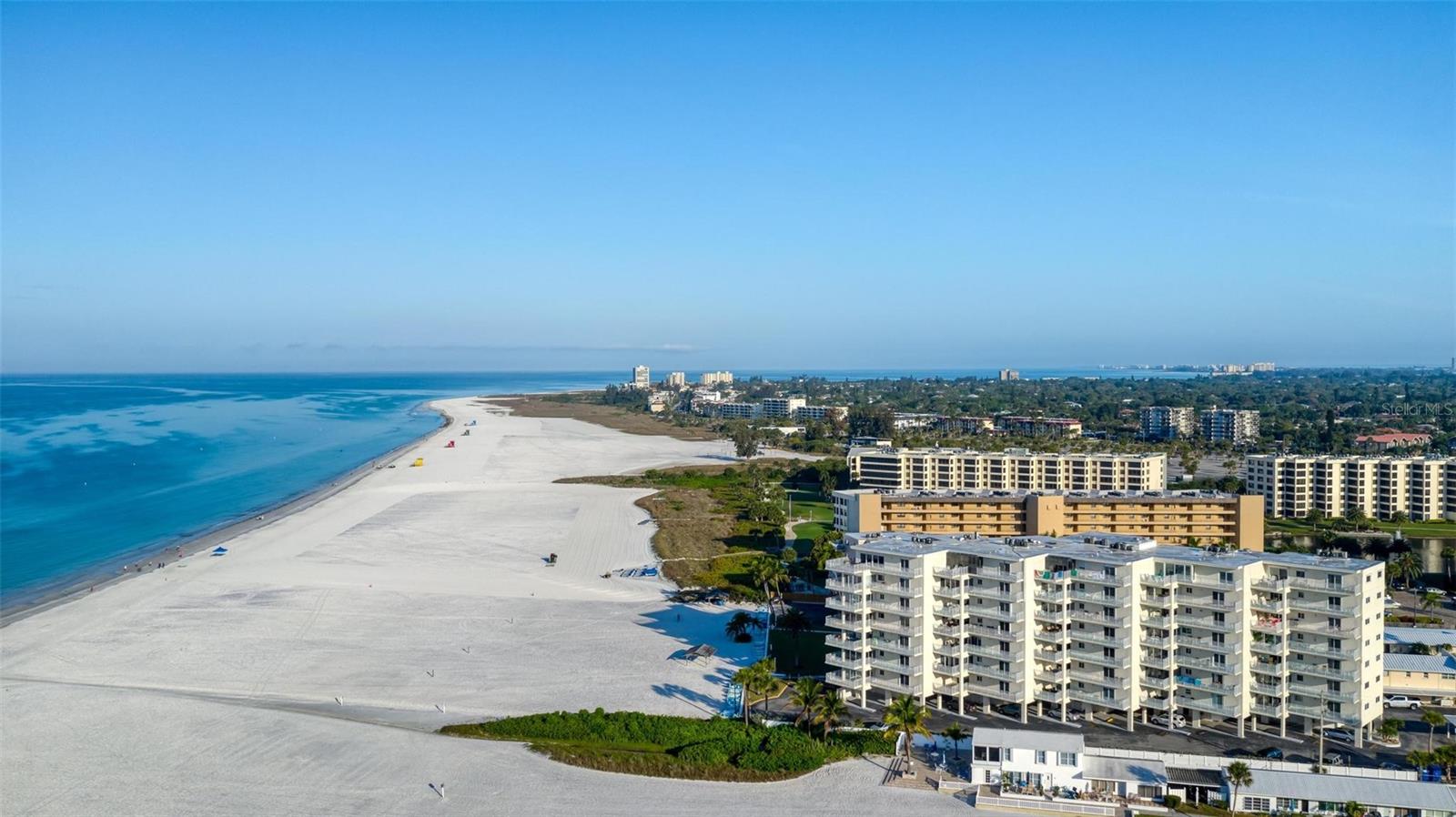 Image 28 of 89 For 5830 Midnight Pass Road 94