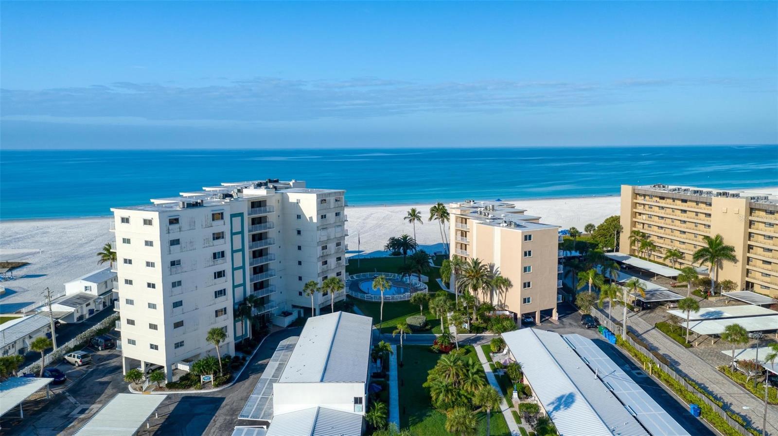 Image 30 of 89 For 5830 Midnight Pass Road 94