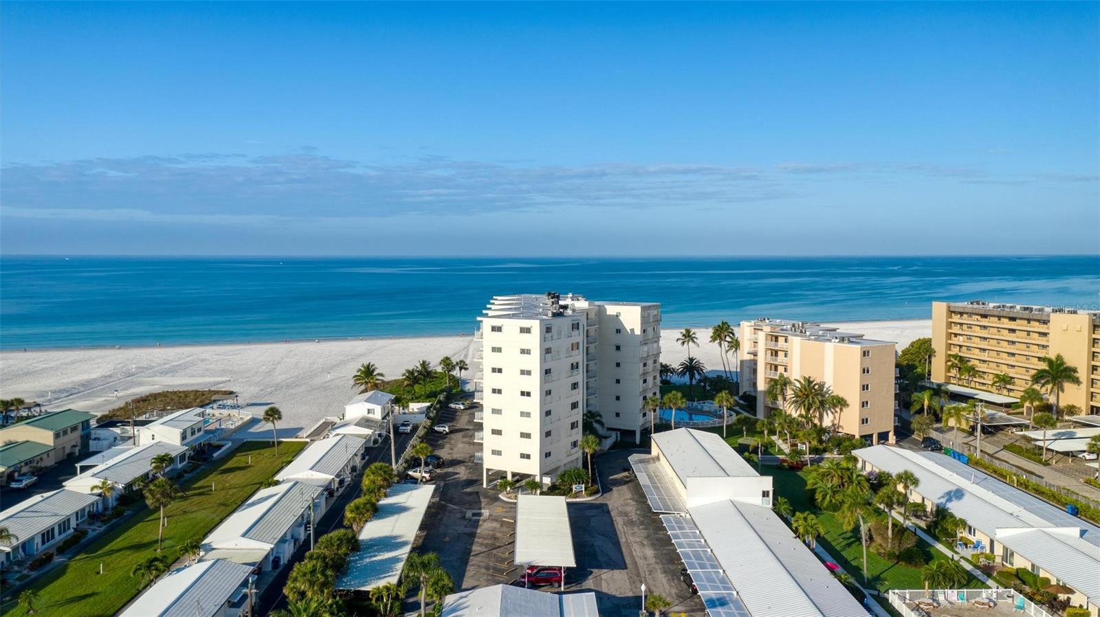 Image 31 of 89 For 5830 Midnight Pass Road 94