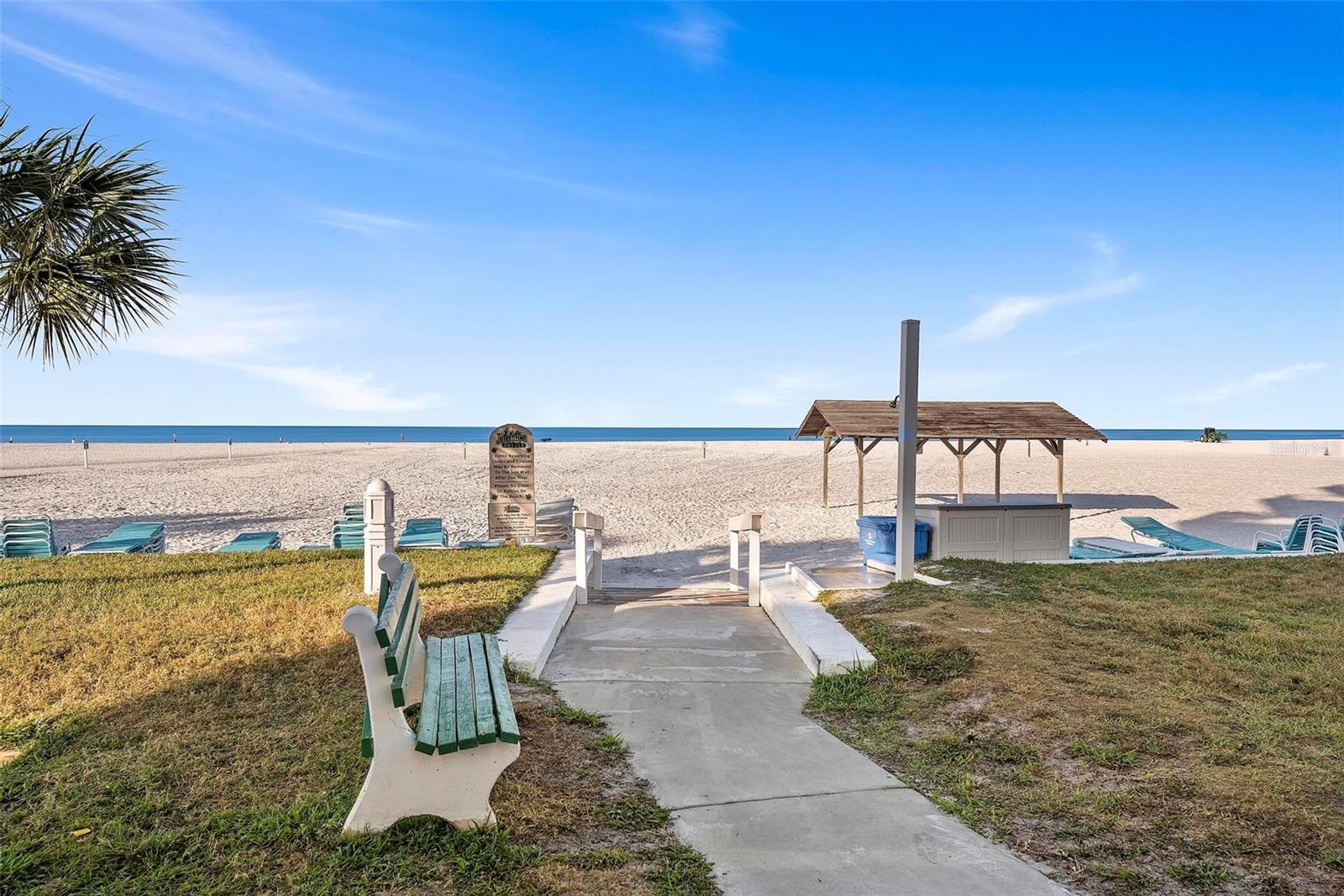 Image 32 of 89 For 5830 Midnight Pass Road 94