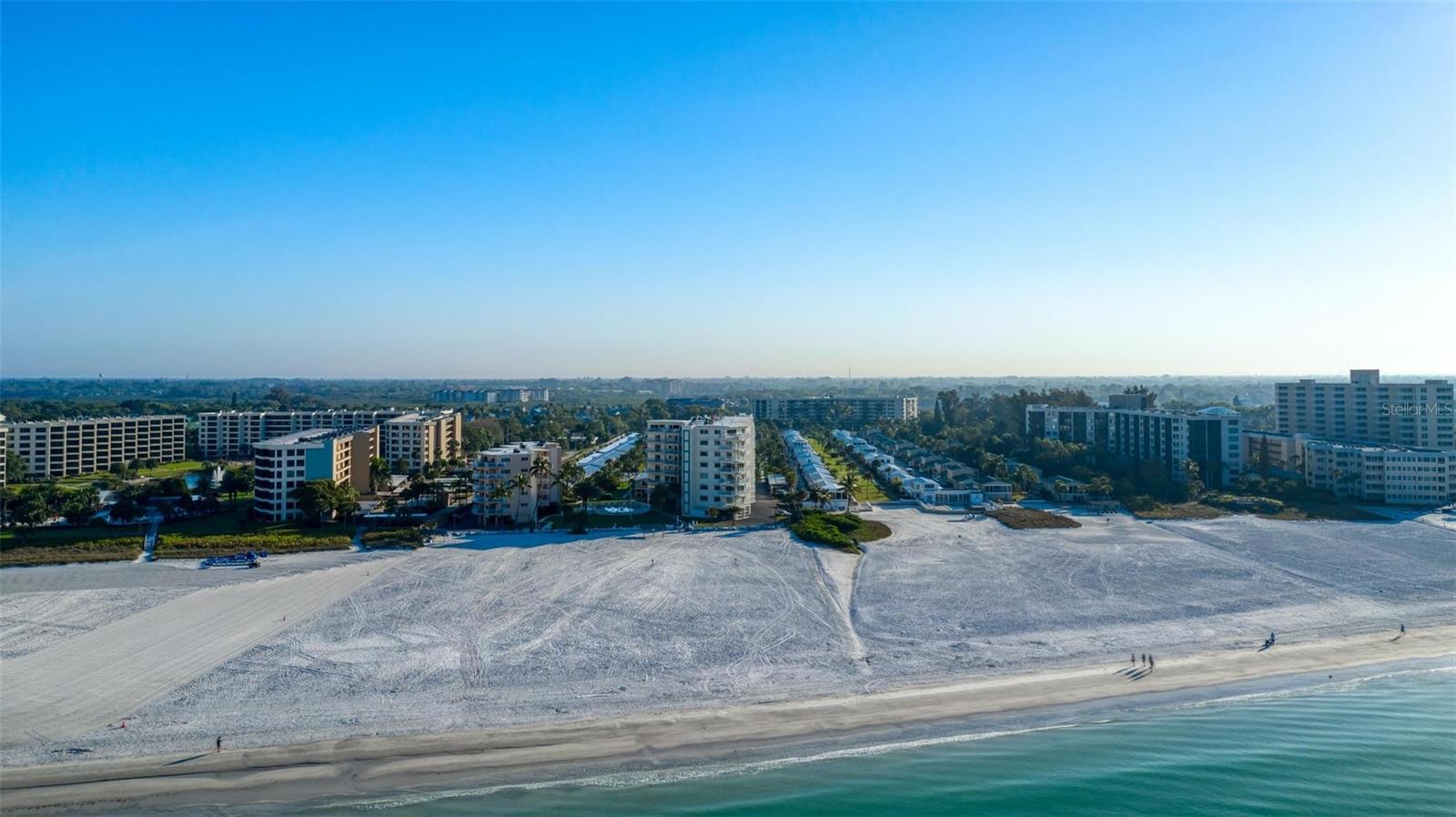 Image 33 of 89 For 5830 Midnight Pass Road 94