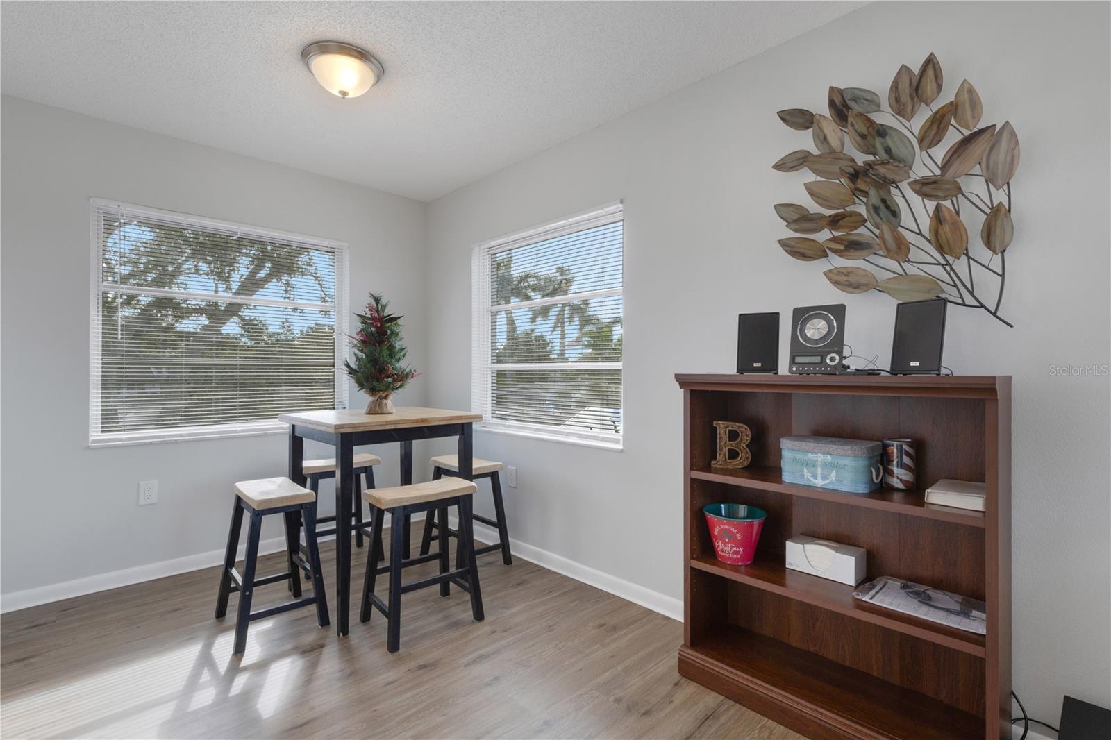 Image 10 of 48 For 210 Albee Road W