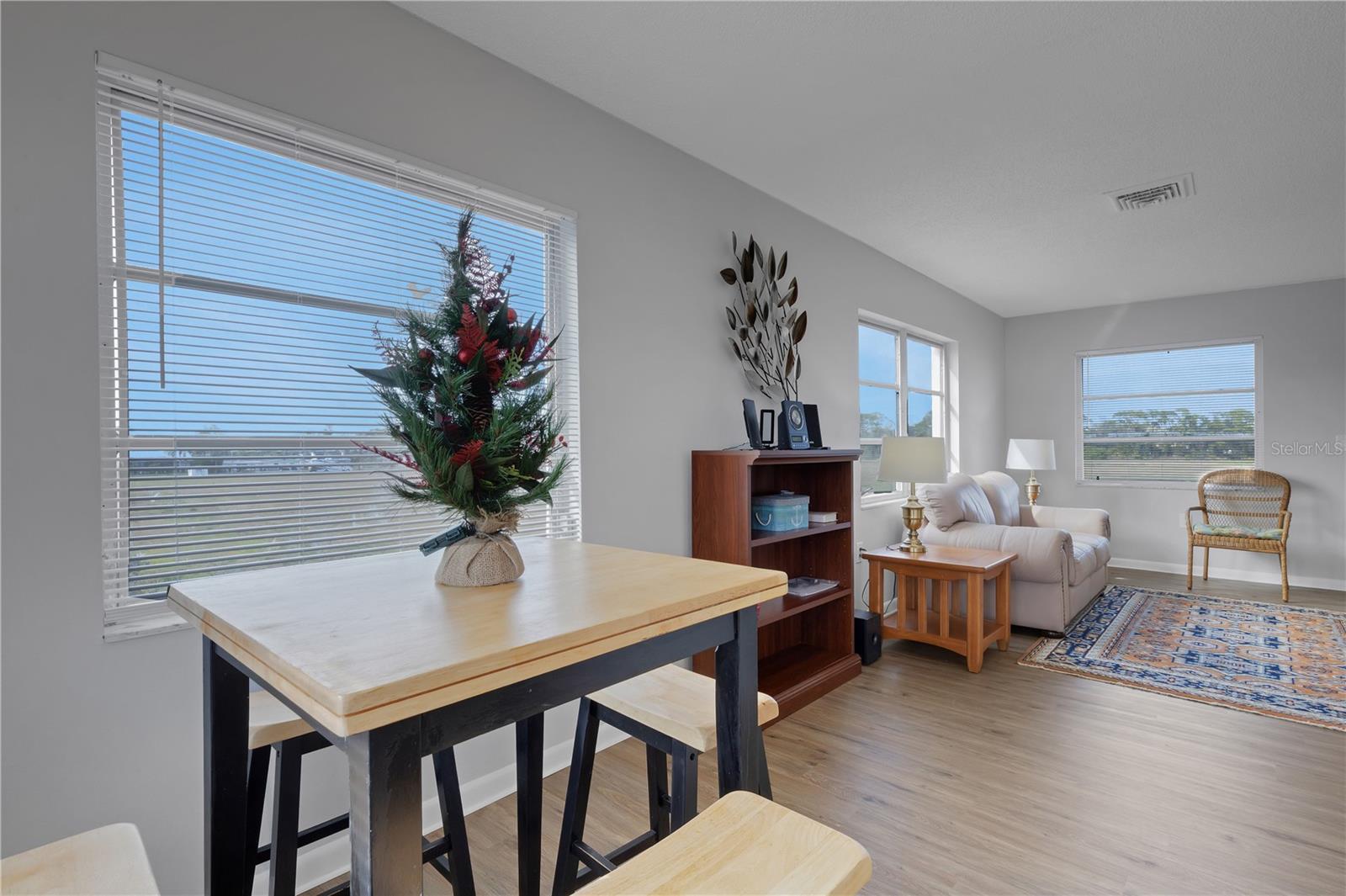 Image 13 of 48 For 210 Albee Road W