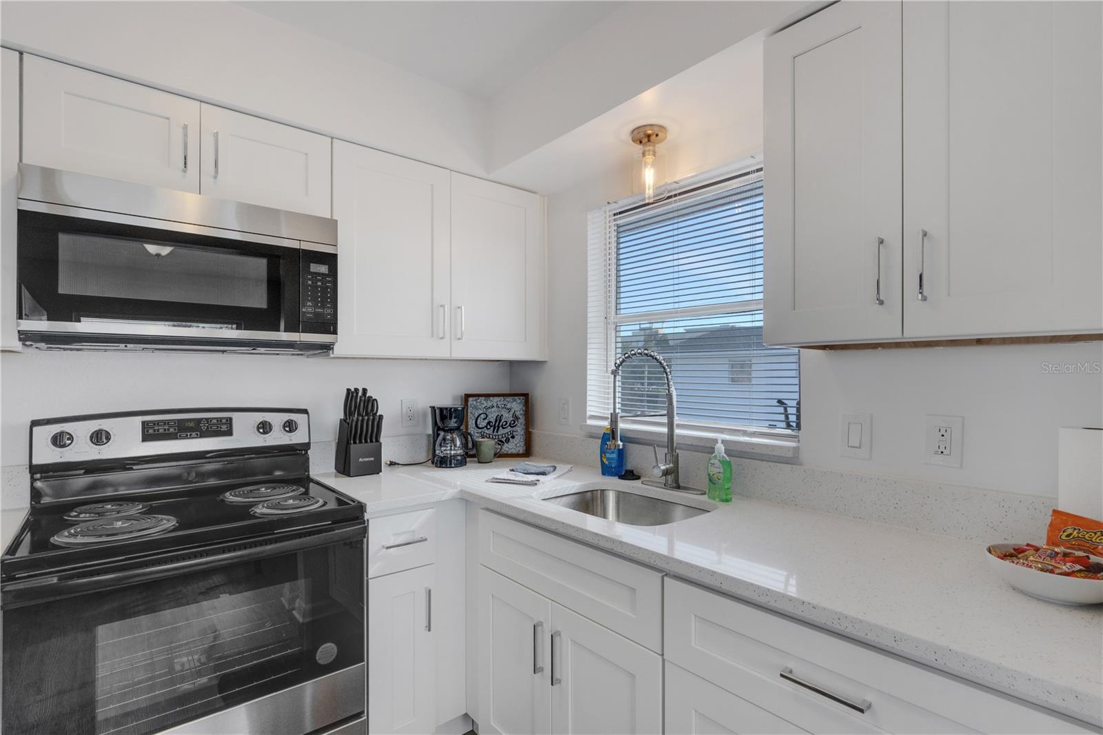 Image 14 of 48 For 210 Albee Road W