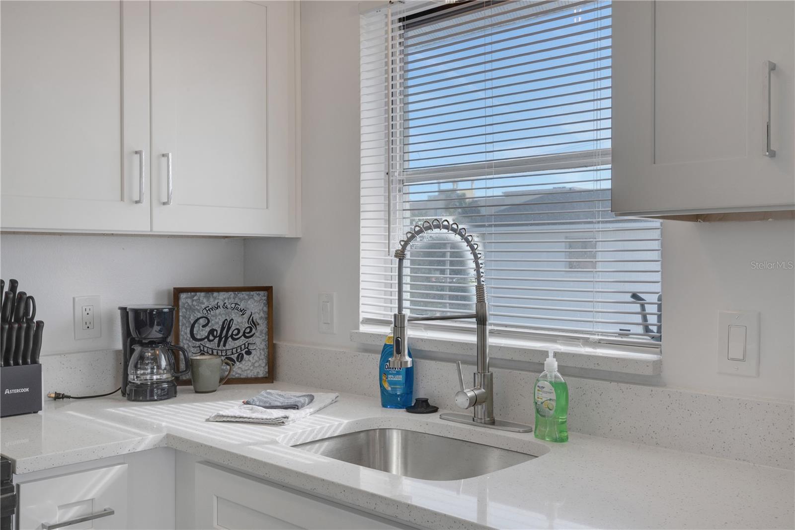 Image 15 of 48 For 210 Albee Road W