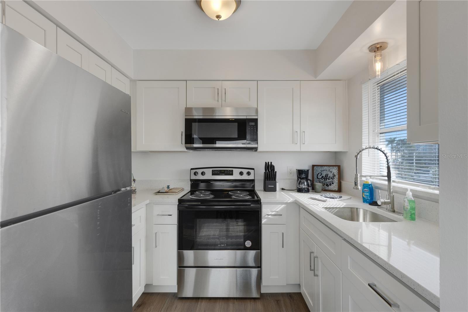 Image 16 of 48 For 210 Albee Road W