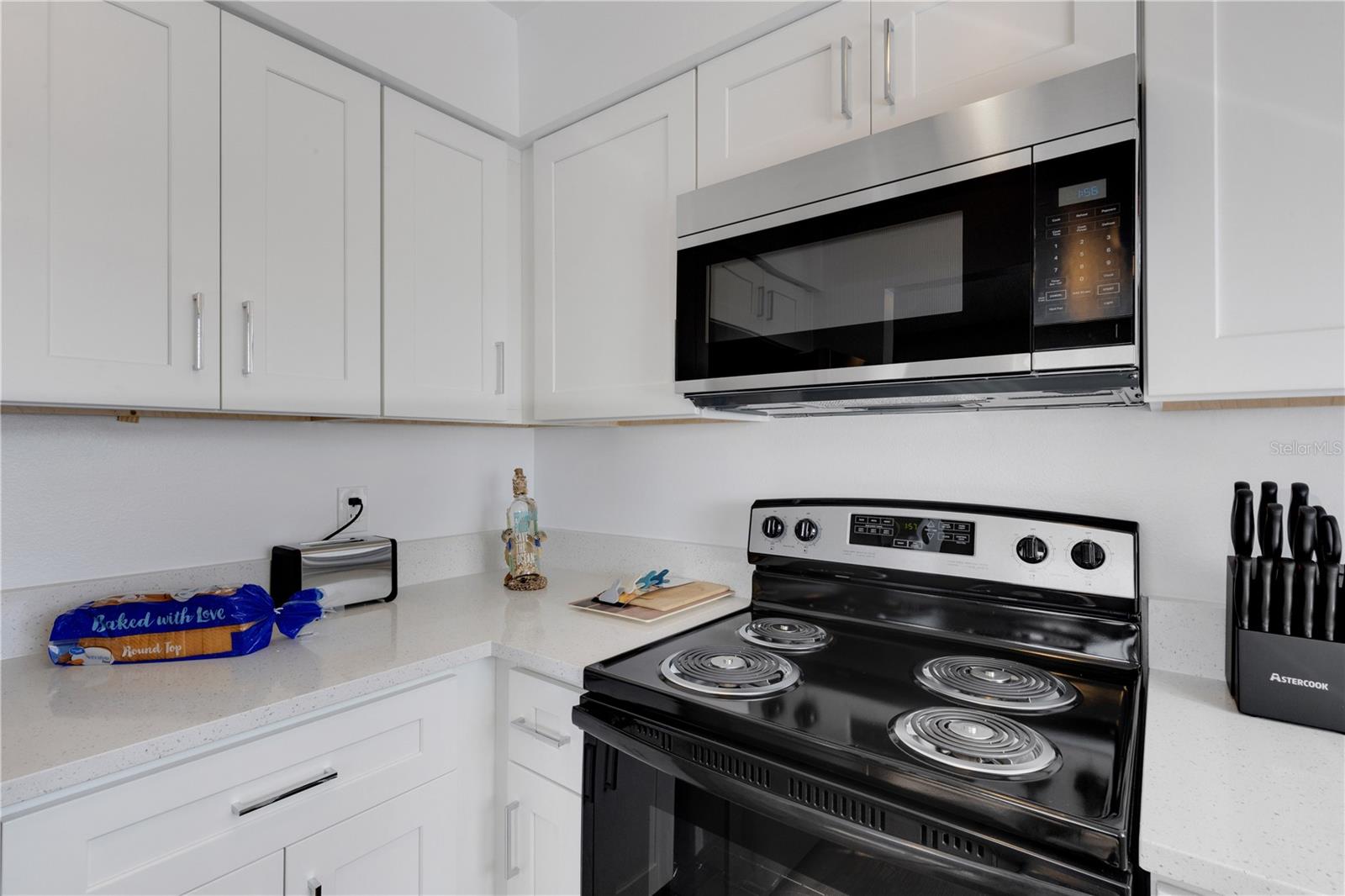 Image 17 of 48 For 210 Albee Road W