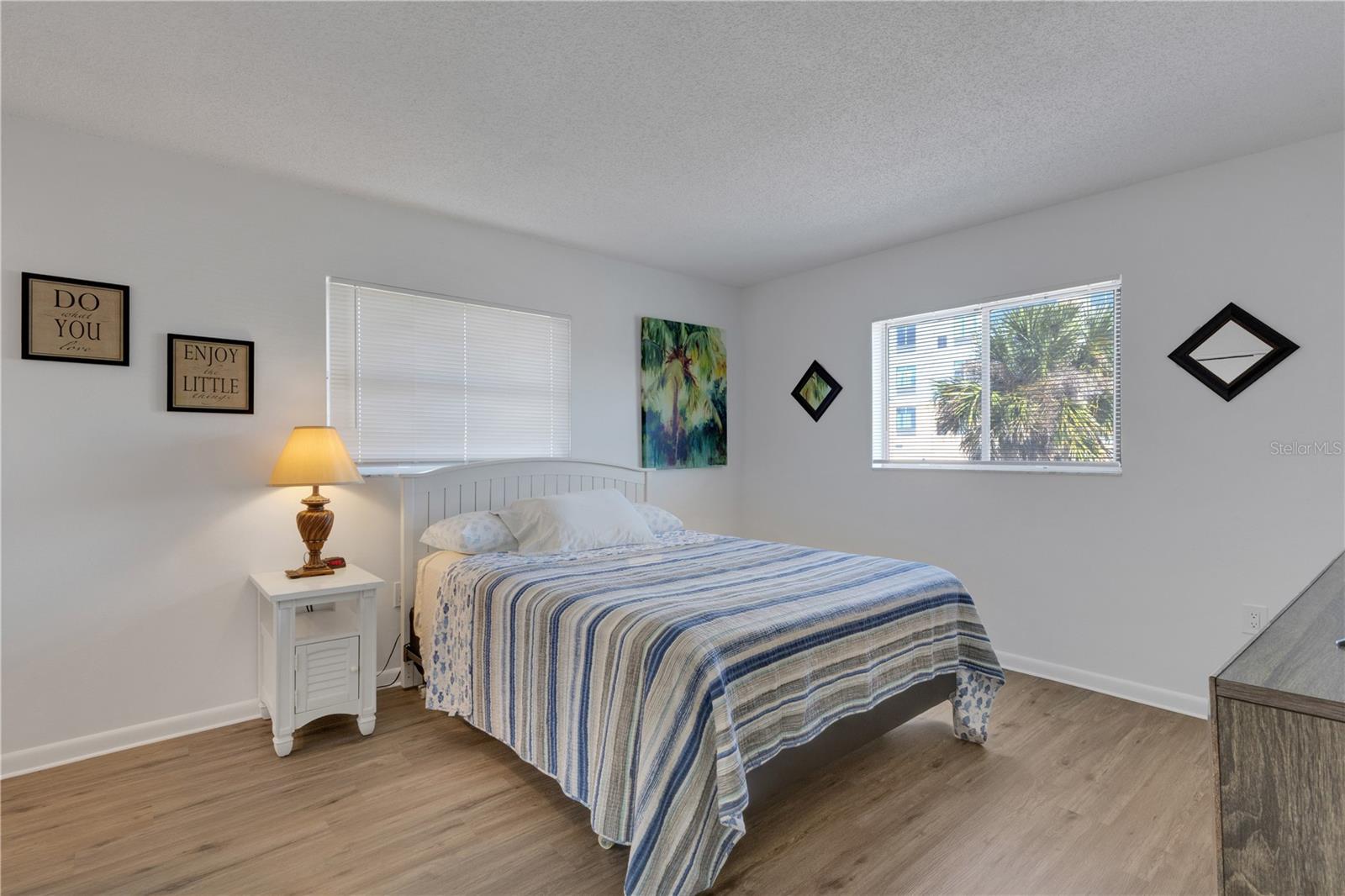 Image 19 of 48 For 210 Albee Road W