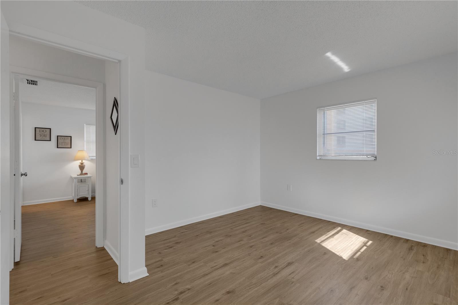 Image 24 of 48 For 210 Albee Road W