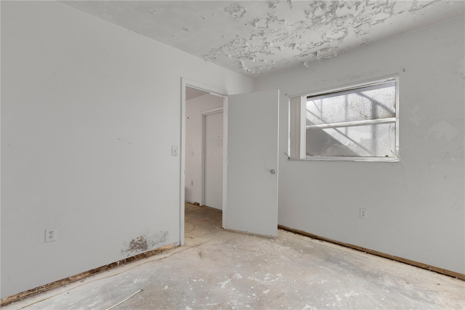 Image 29 of 48 For 210 Albee Road W