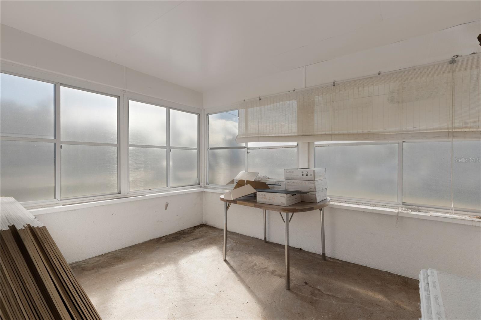 Image 30 of 48 For 210 Albee Road W