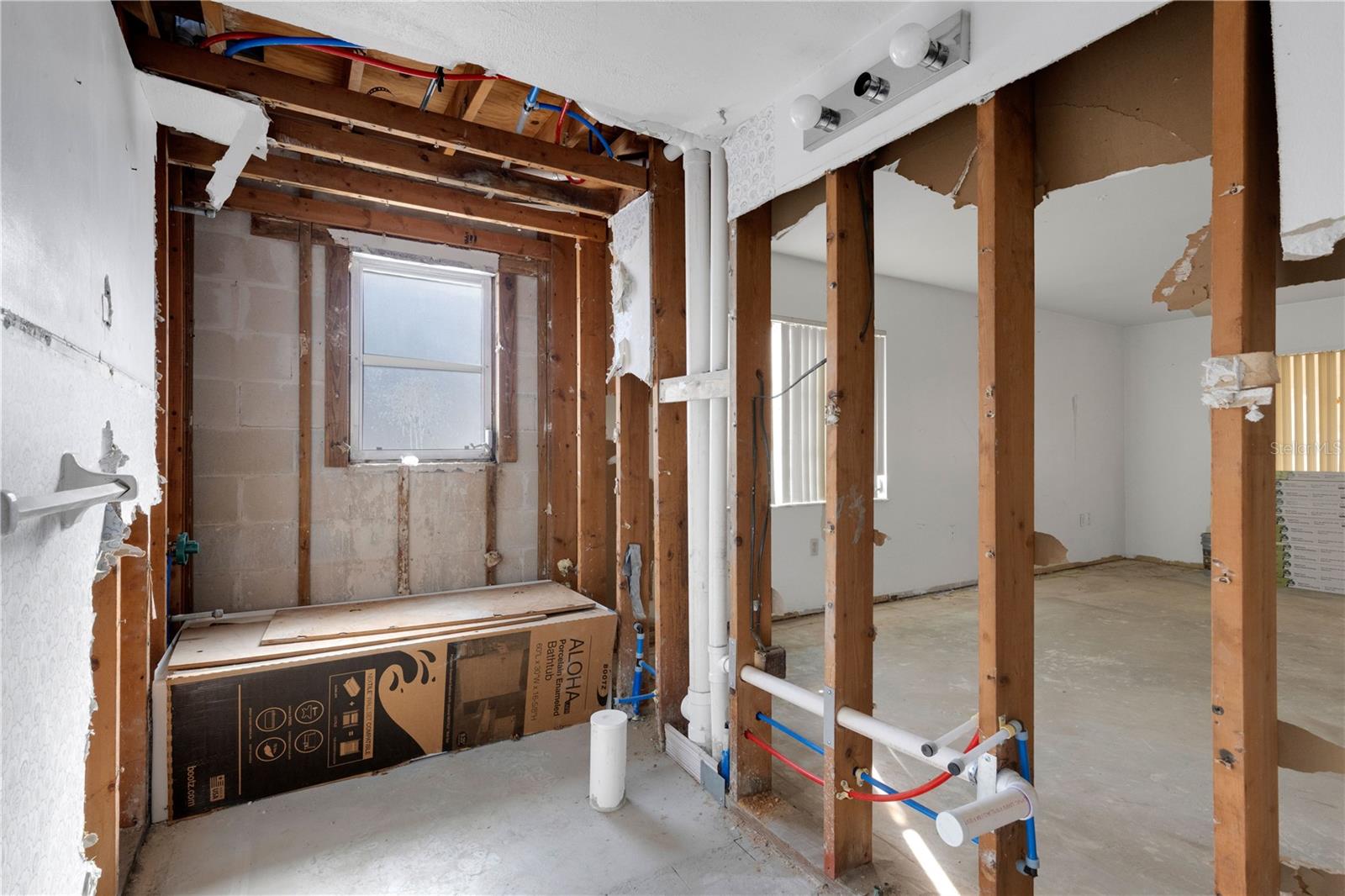 Image 32 of 48 For 210 Albee Road W