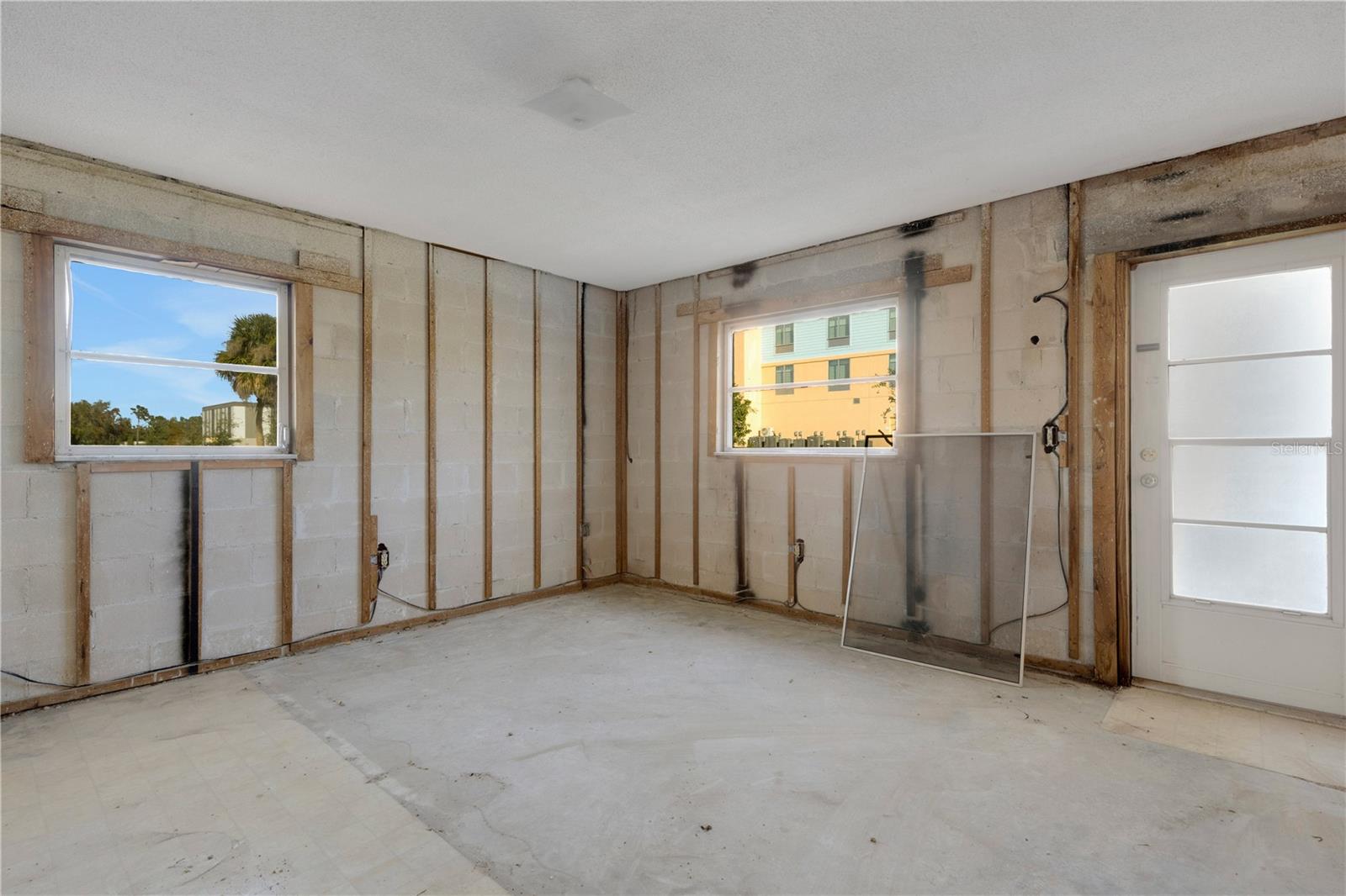 Image 35 of 48 For 210 Albee Road W