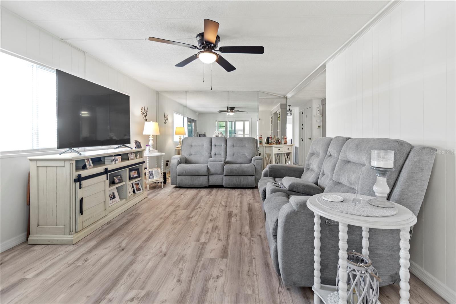 Image 12 of 34 For 5619 Bayshore Road 240