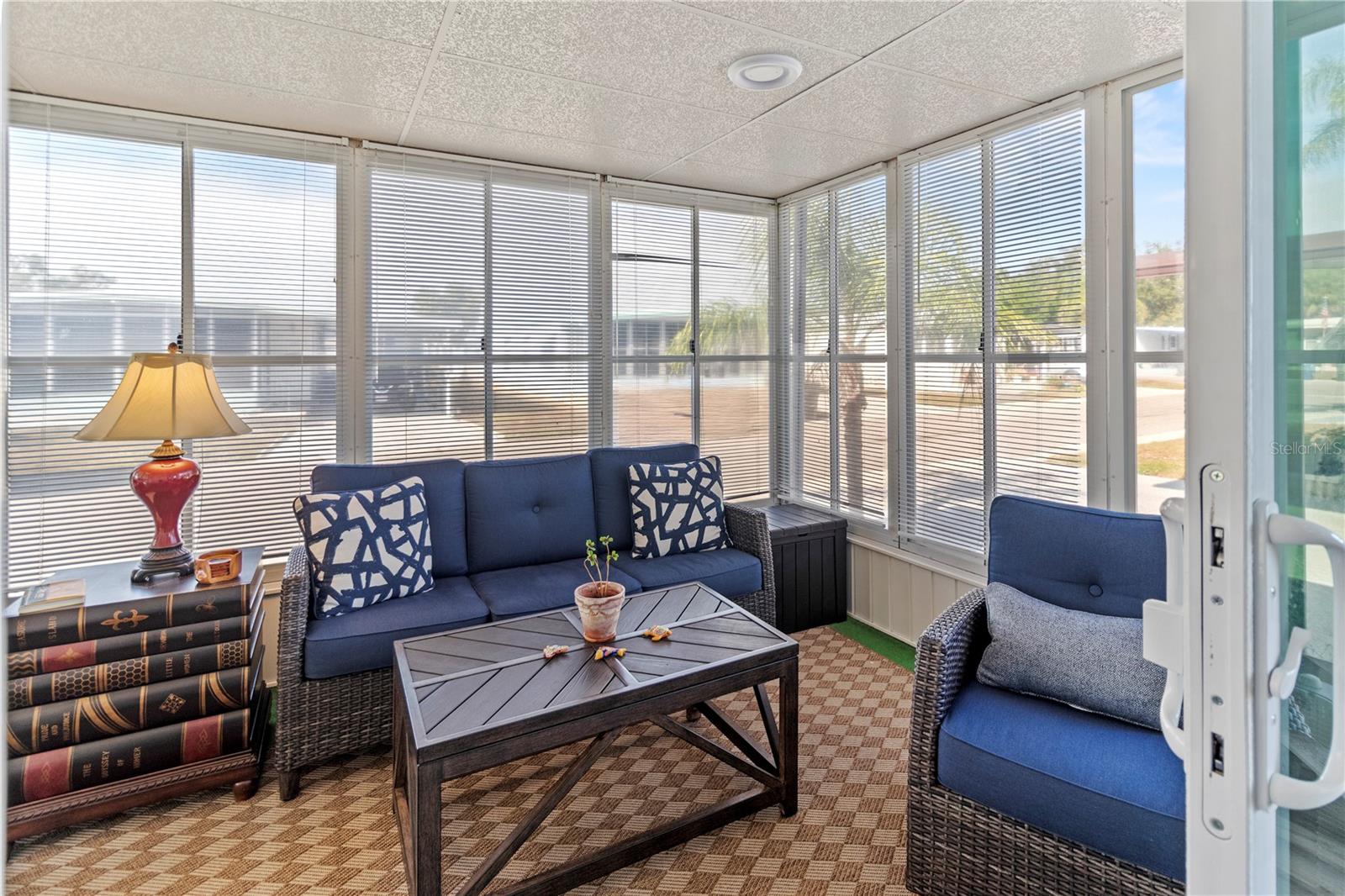 Image 19 of 34 For 5619 Bayshore Road 240