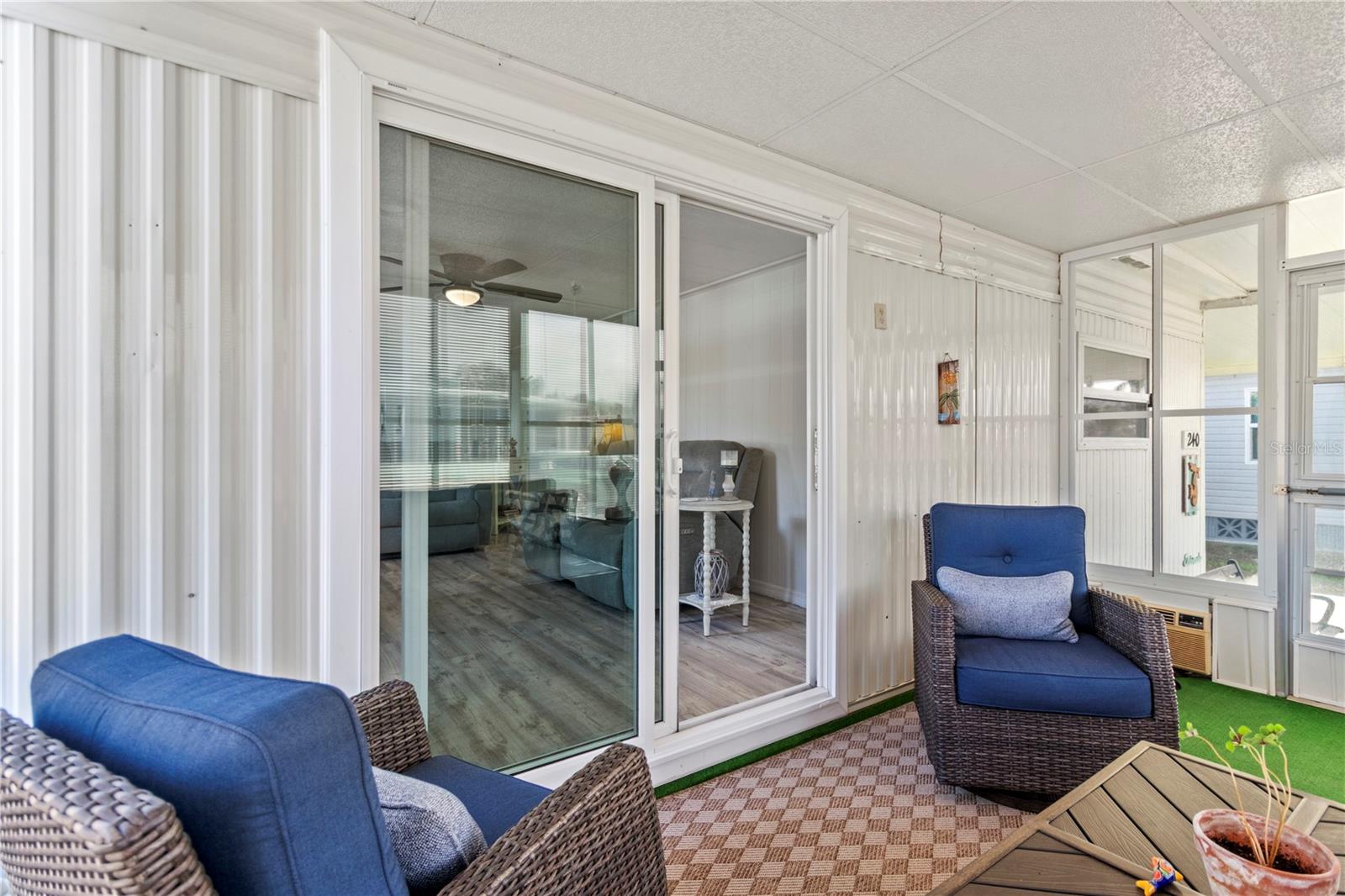 Image 21 of 34 For 5619 Bayshore Road 240