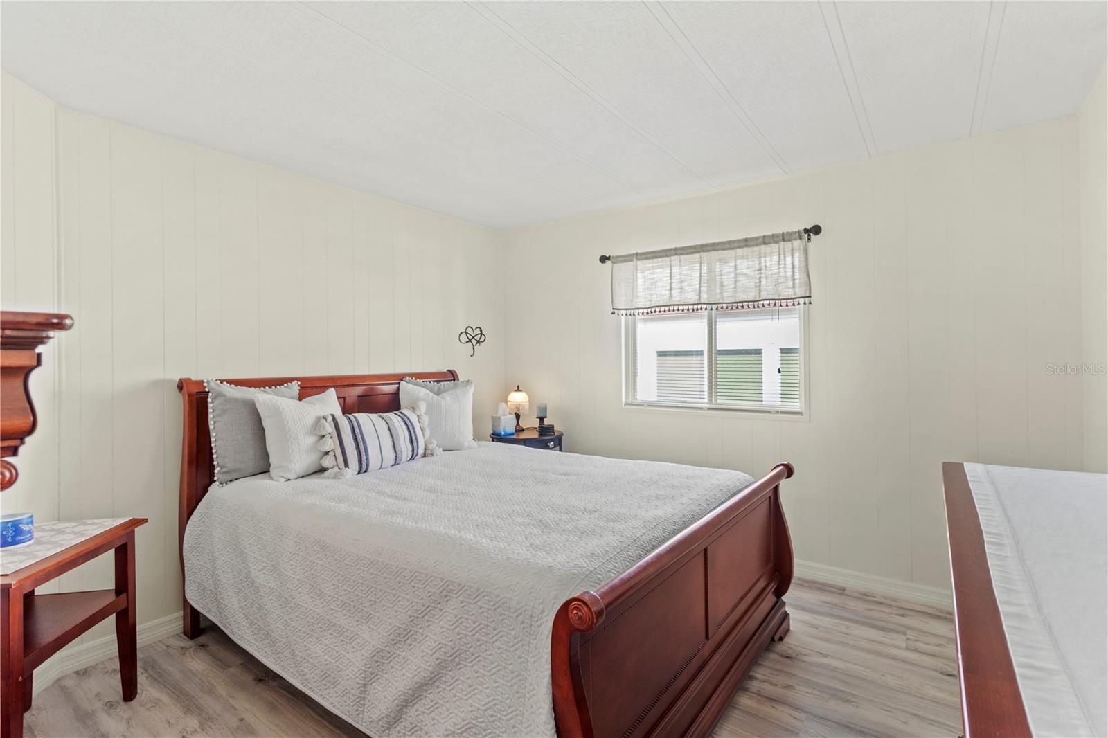 Image 22 of 34 For 5619 Bayshore Road 240