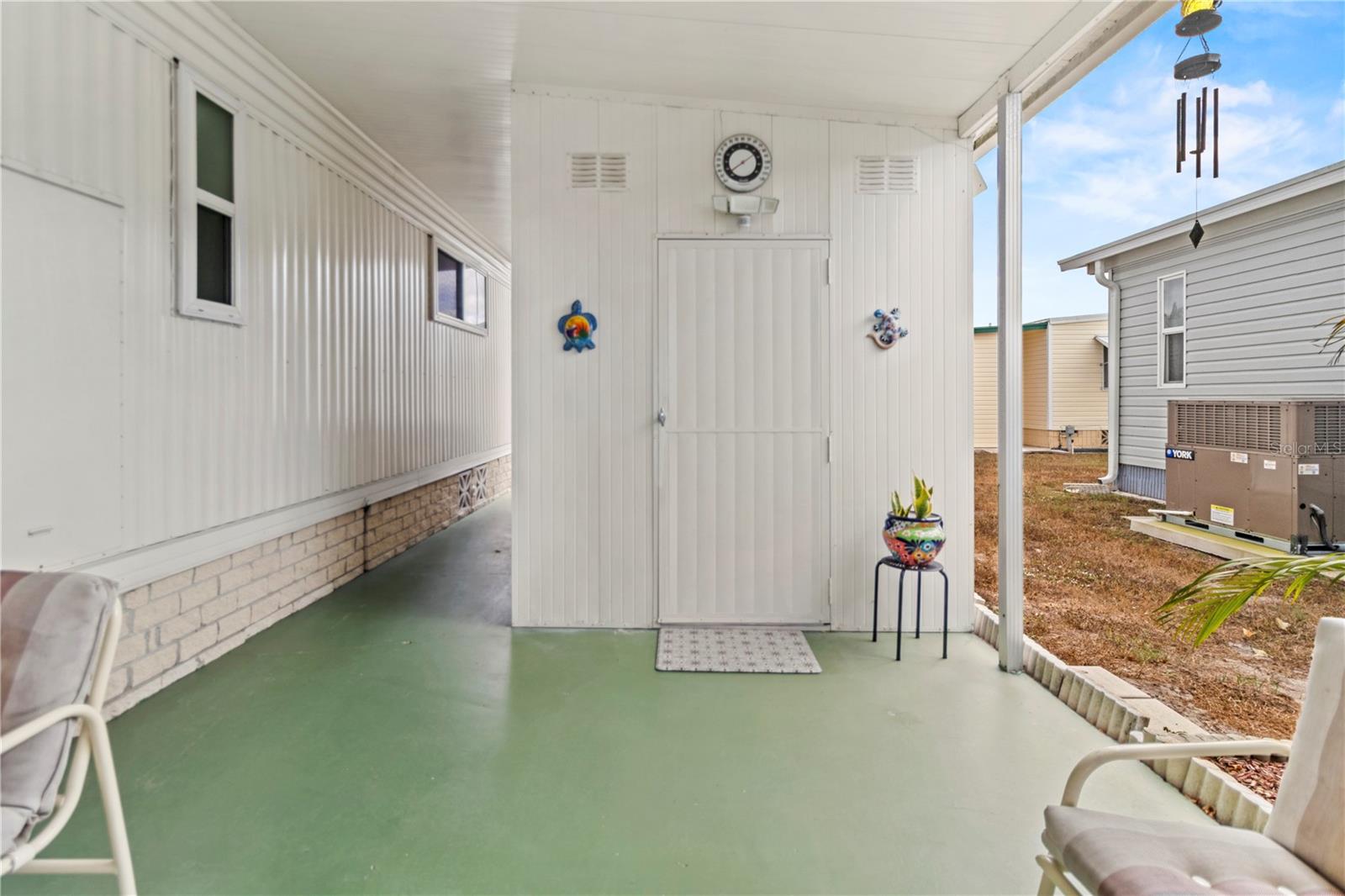 Image 27 of 34 For 5619 Bayshore Road 240