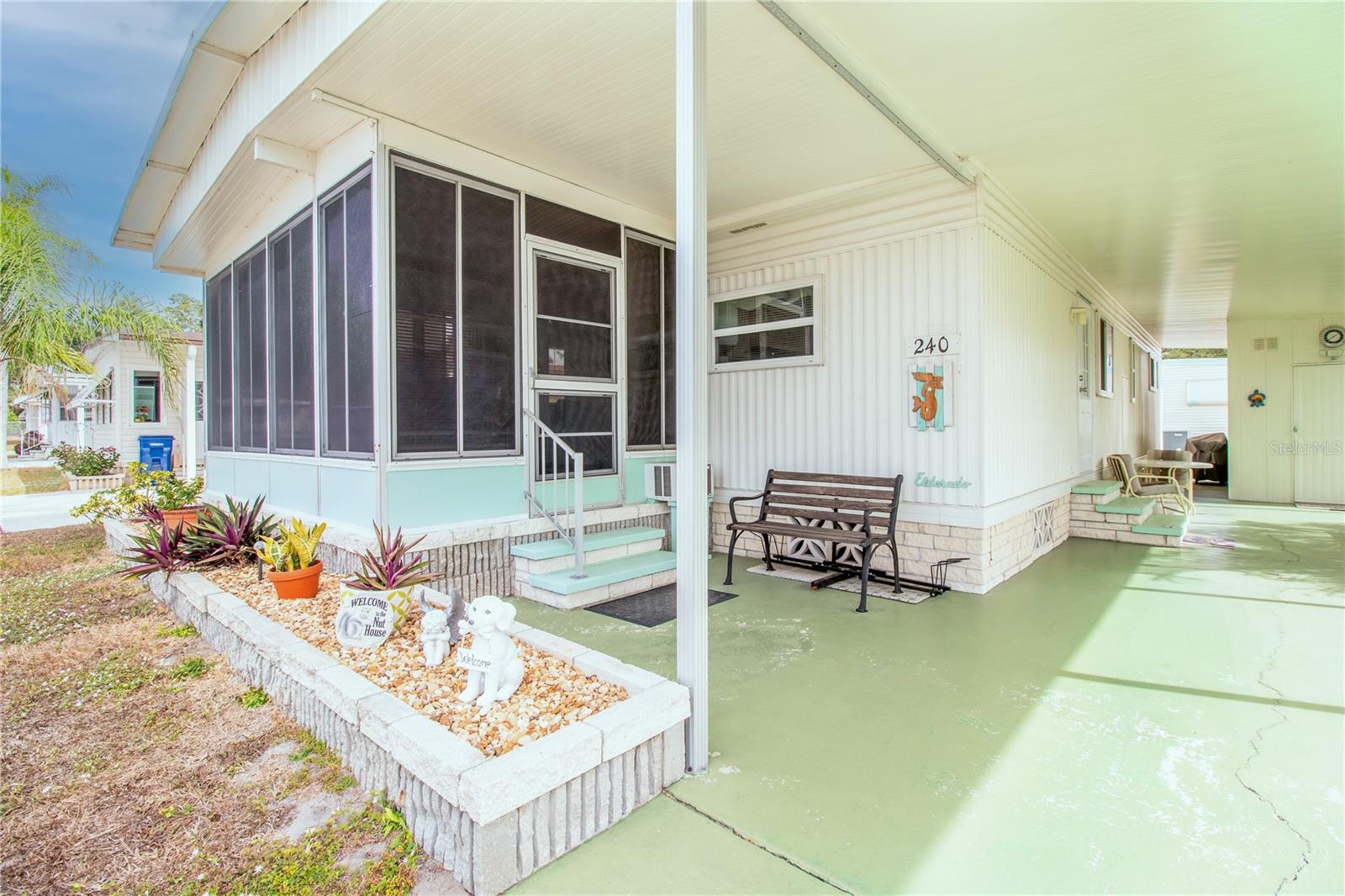 Image 4 of 34 For 5619 Bayshore Road 240