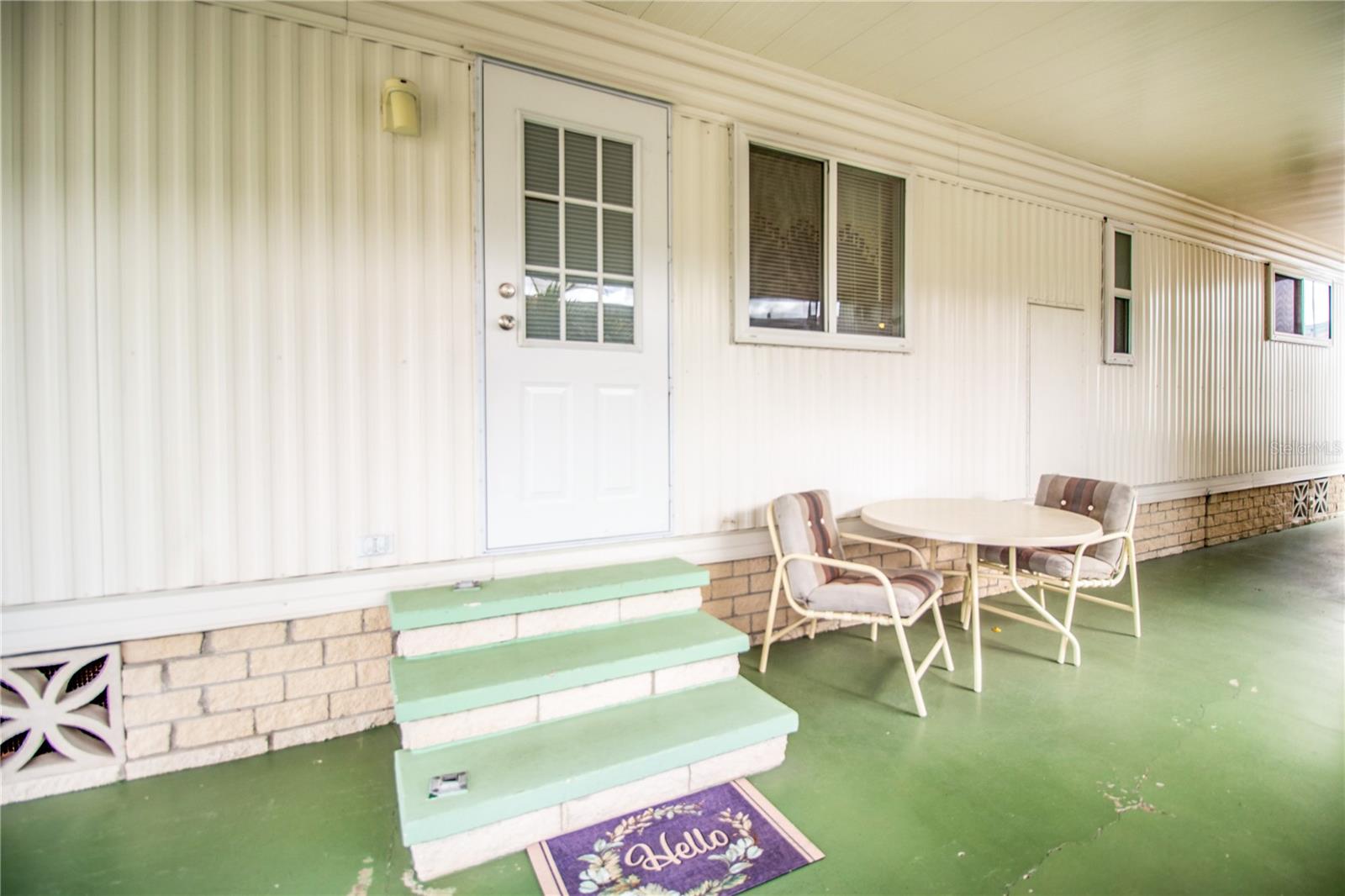 Image 5 of 34 For 5619 Bayshore Road 240