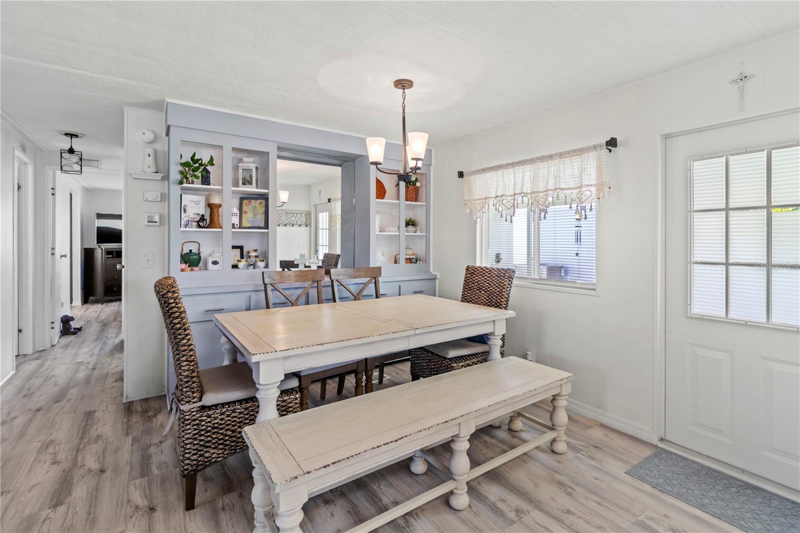 Image 8 of 34 For 5619 Bayshore Road 240